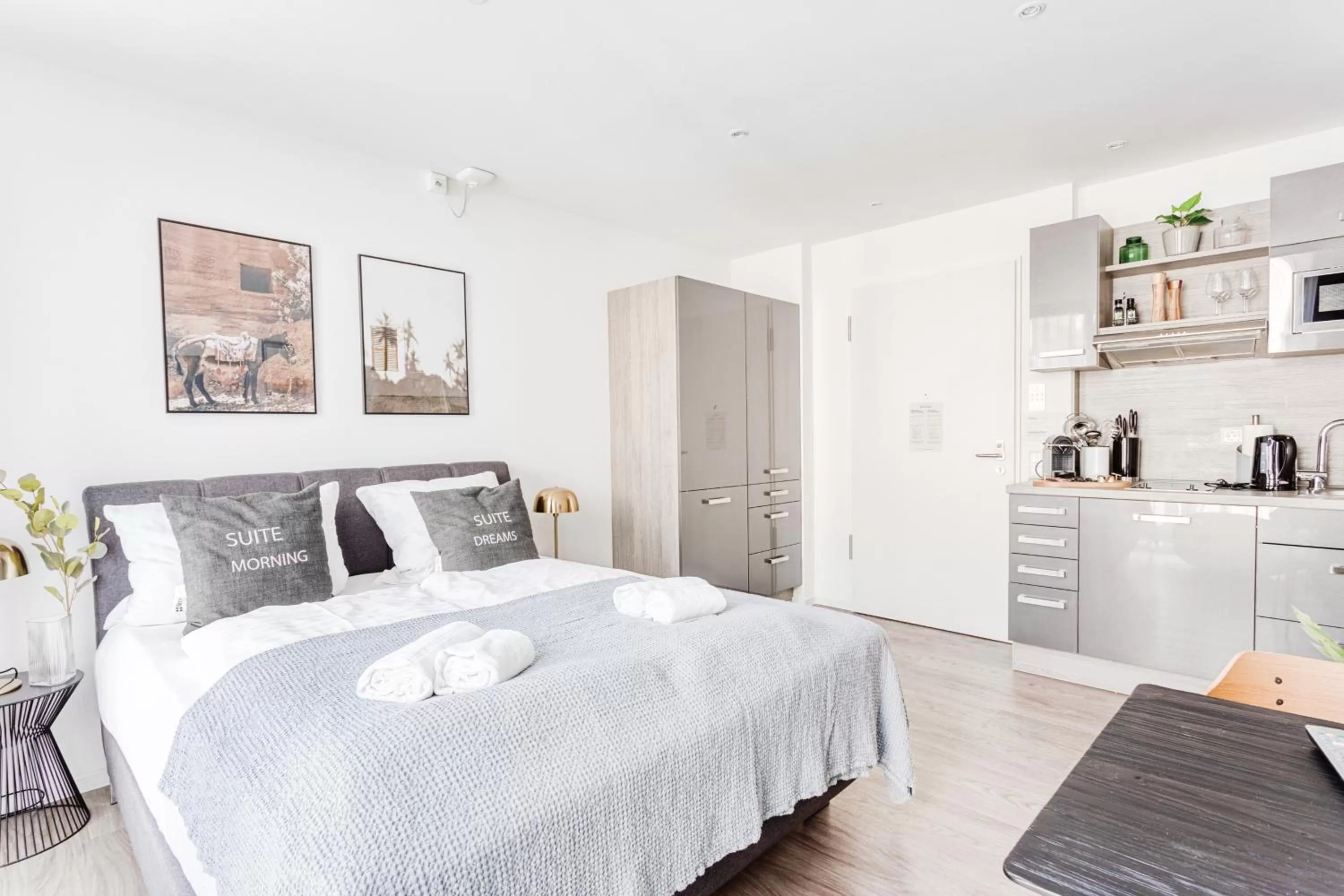 Suite S with Courtyard View in Limehome Köln Friesenplatz - Digital Access