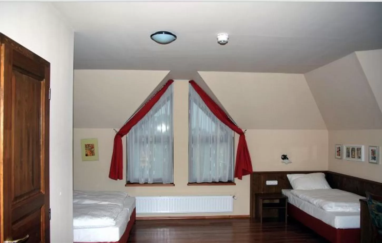 On site, Bed in Publo Étterem és Panzió