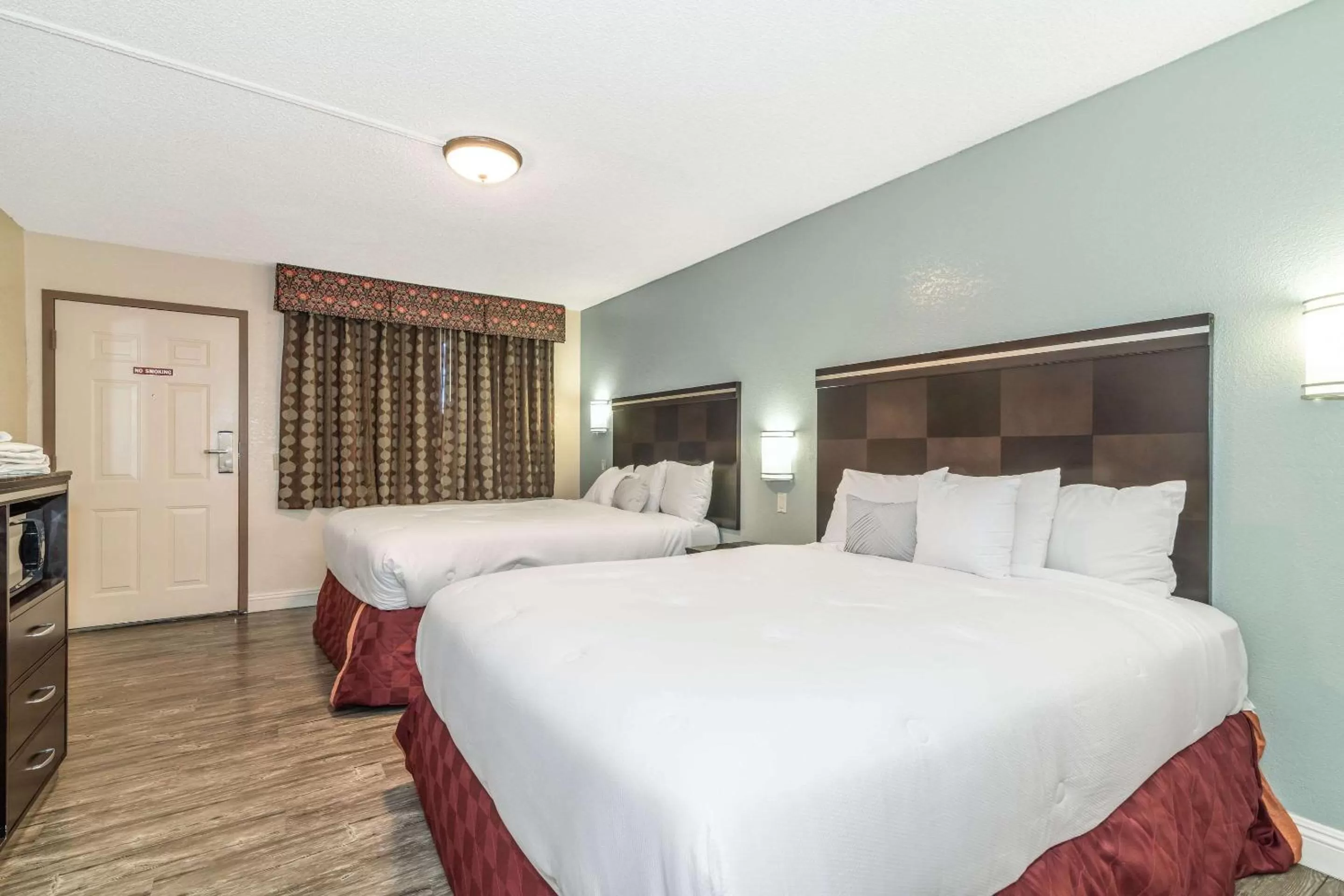 Photo of the whole room, Bed in Rodeway Inn Barstow Route 66