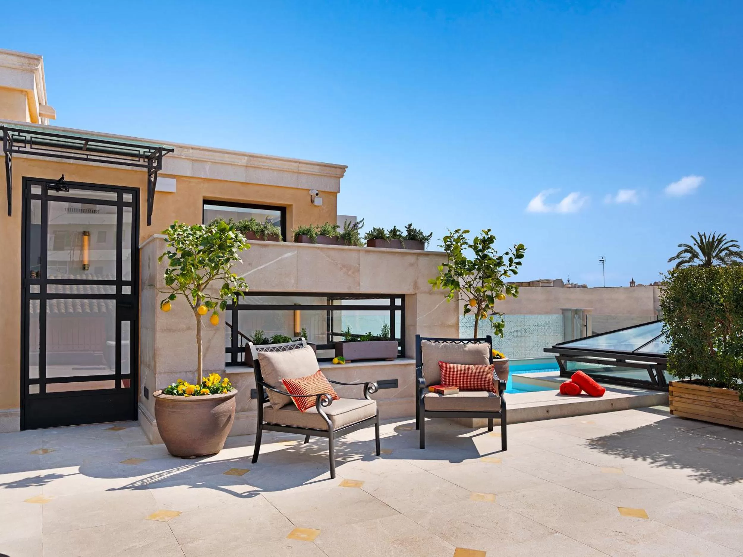 Property building in Hotel Gloria de Sant Jaume