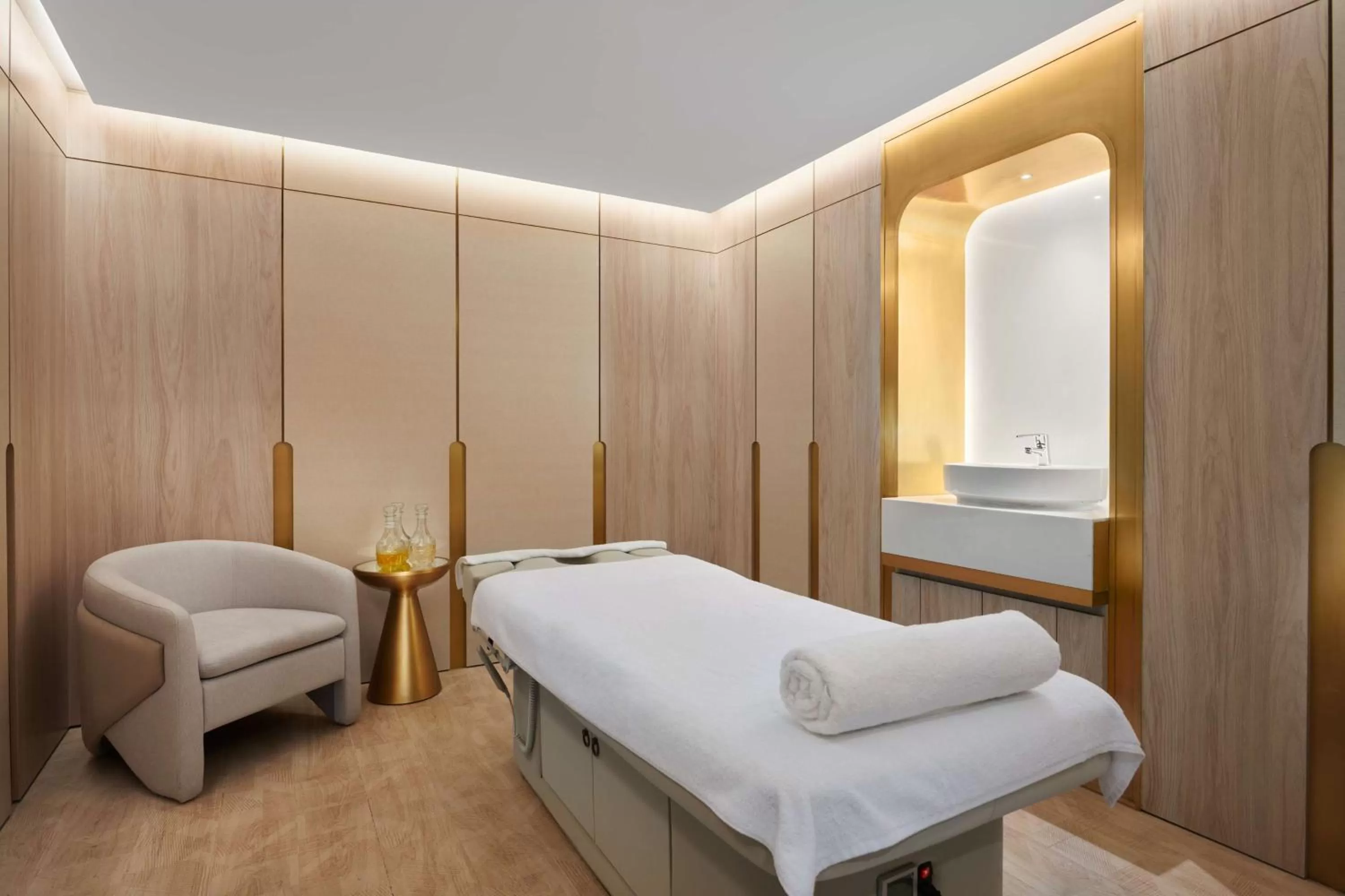 Spa and wellness centre/facilities, Bed in Radisson Blu Hotel Riyadh Convention and Exhibition Center