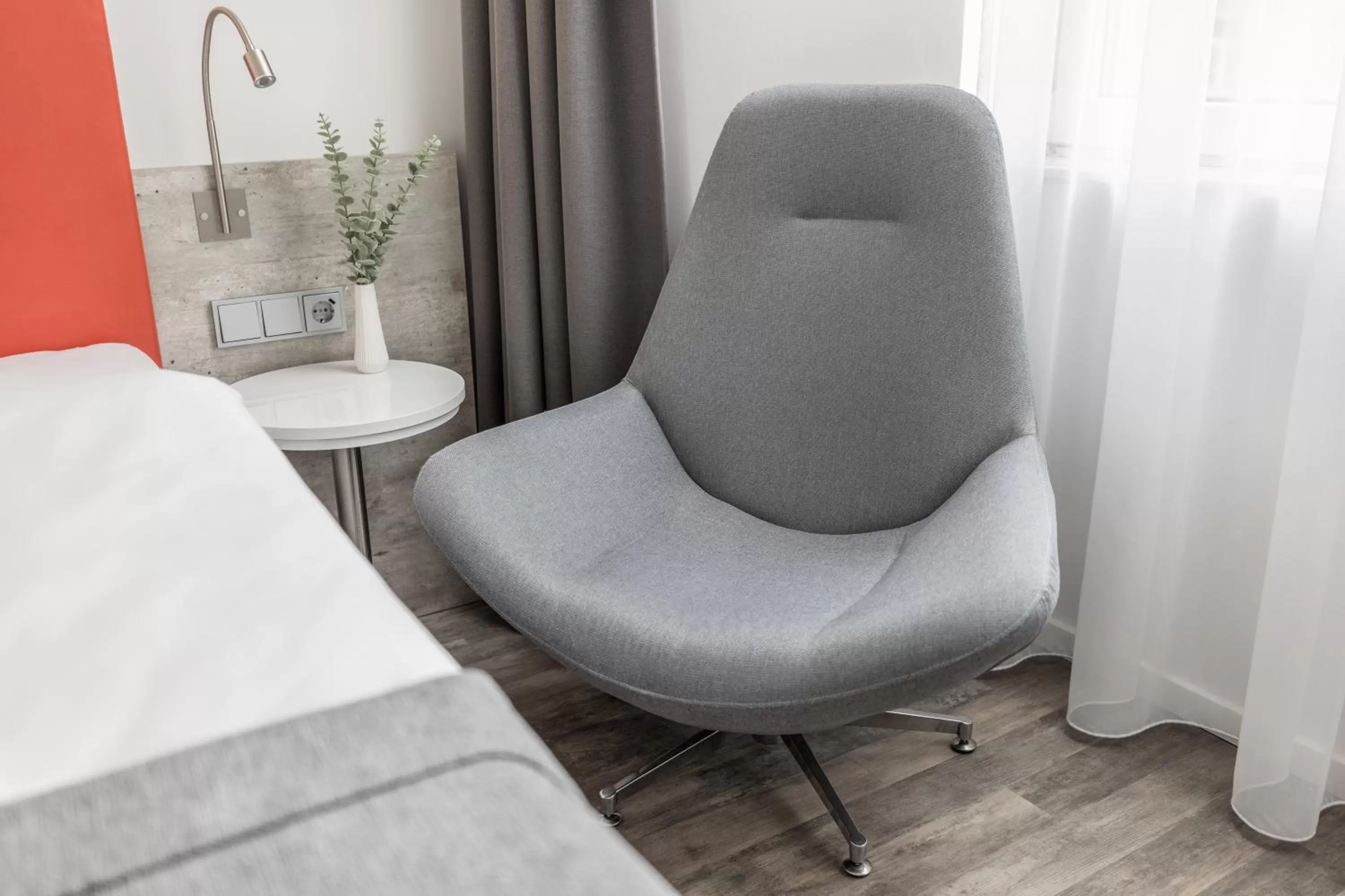 Seating area in Garner Hotel Wiesbaden City by IHG