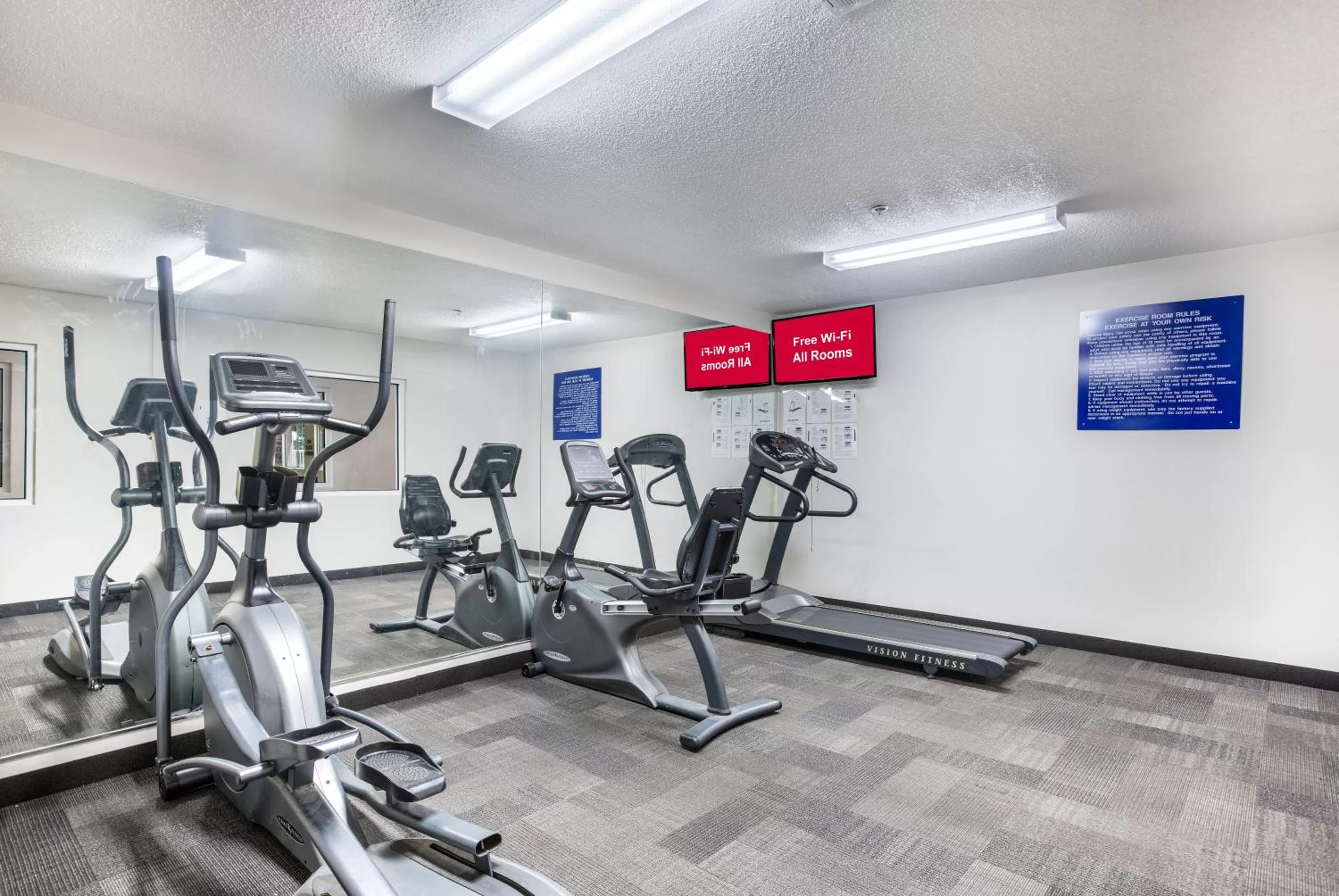 Fitness centre/facilities in Red Roof Inn PLUS+ & Suites Savannah – I-95