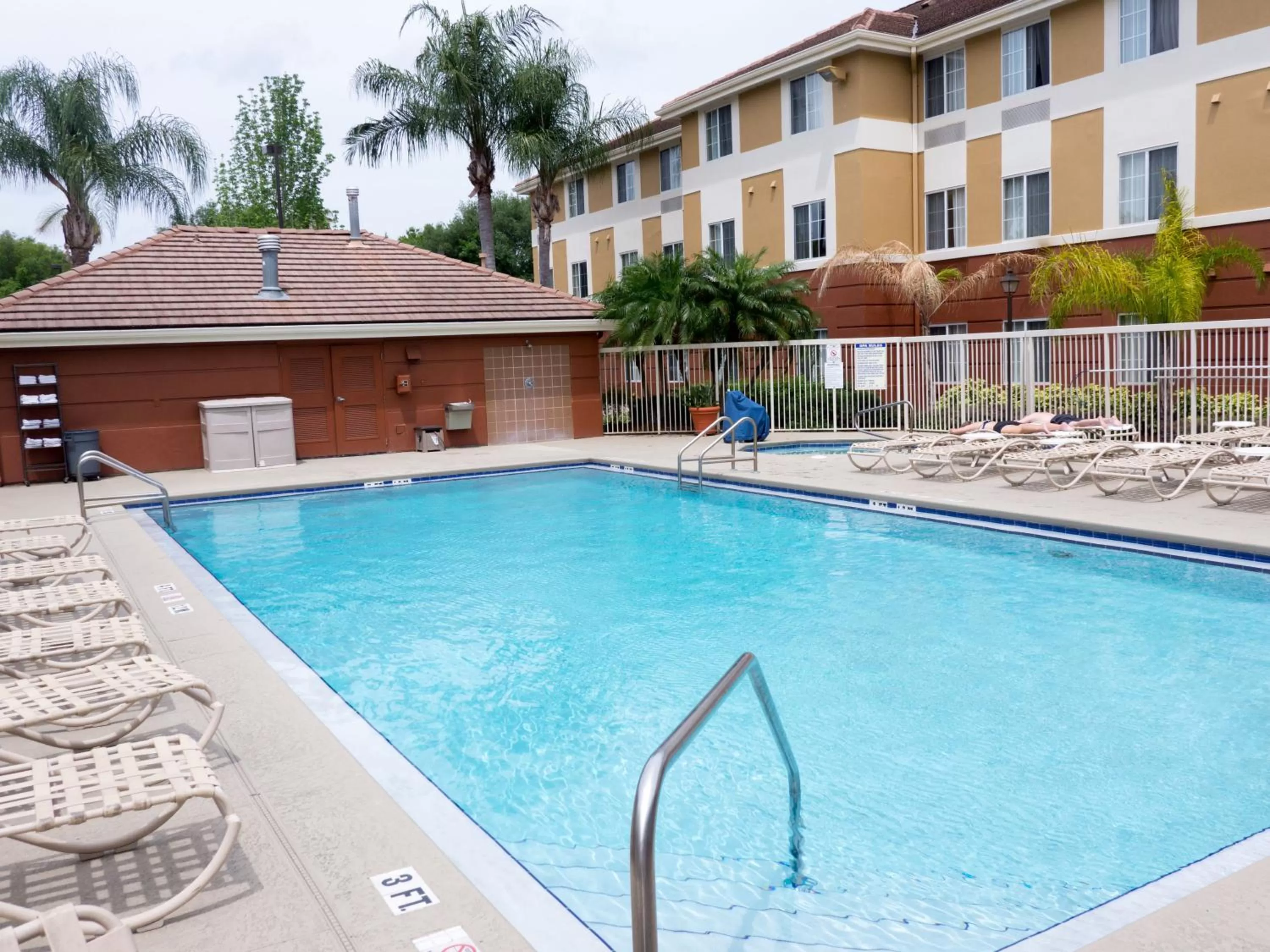 Swimming pool in Extended Stay America Suites - Orlando - Convention Center - Universal Blvd