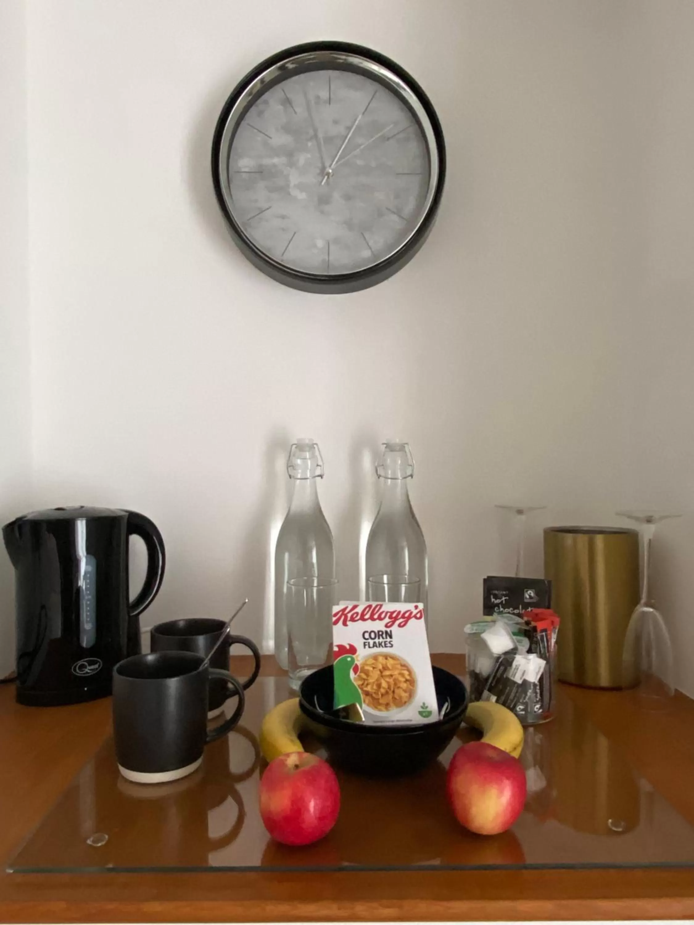 Coffee/tea facilities in The Crossroads Inn