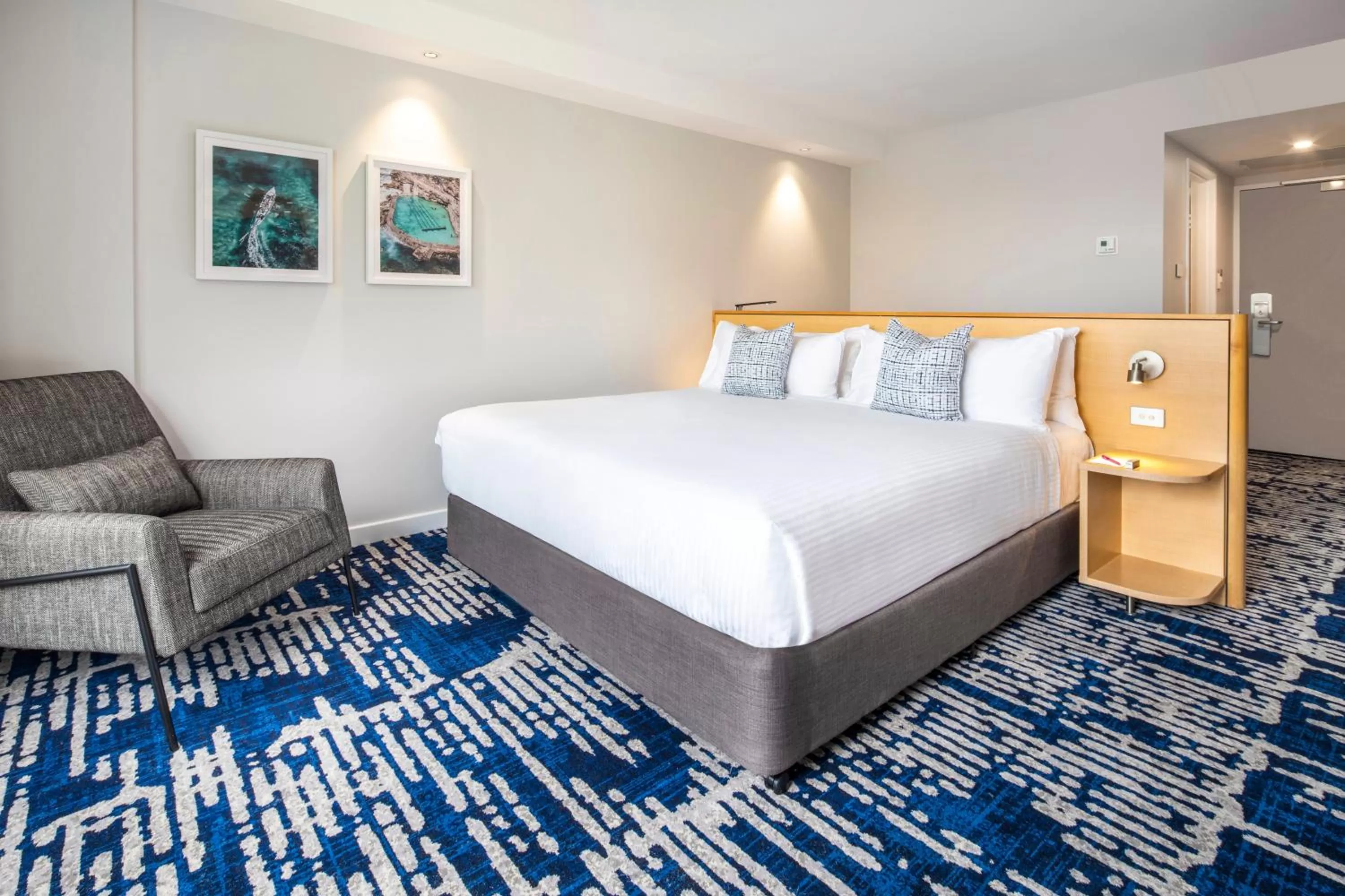 Premium King Room with Ocean View in Crowne Plaza Sydney Coogee Beach by IHG