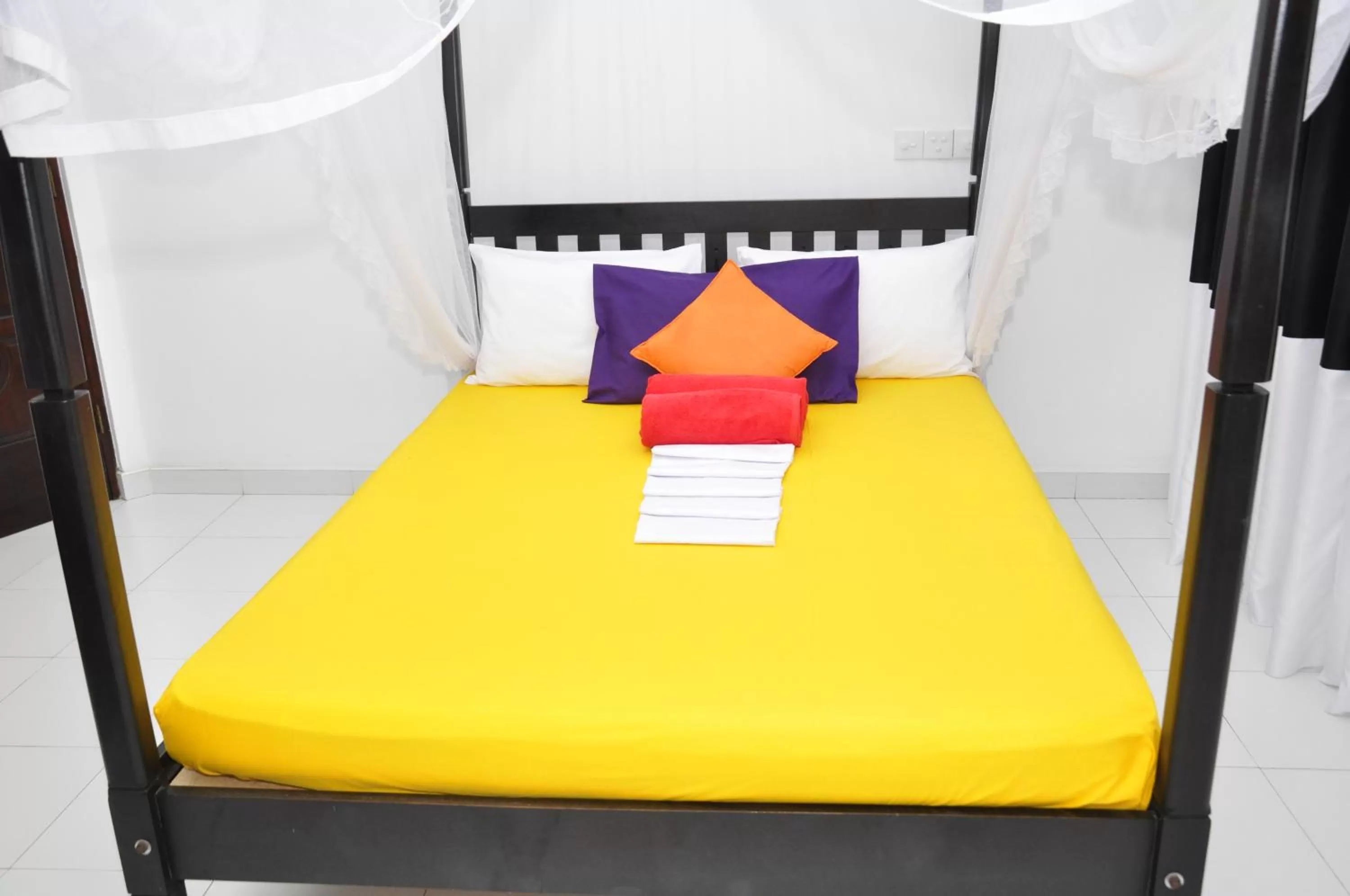 Bed in Bon Accord Mirissa