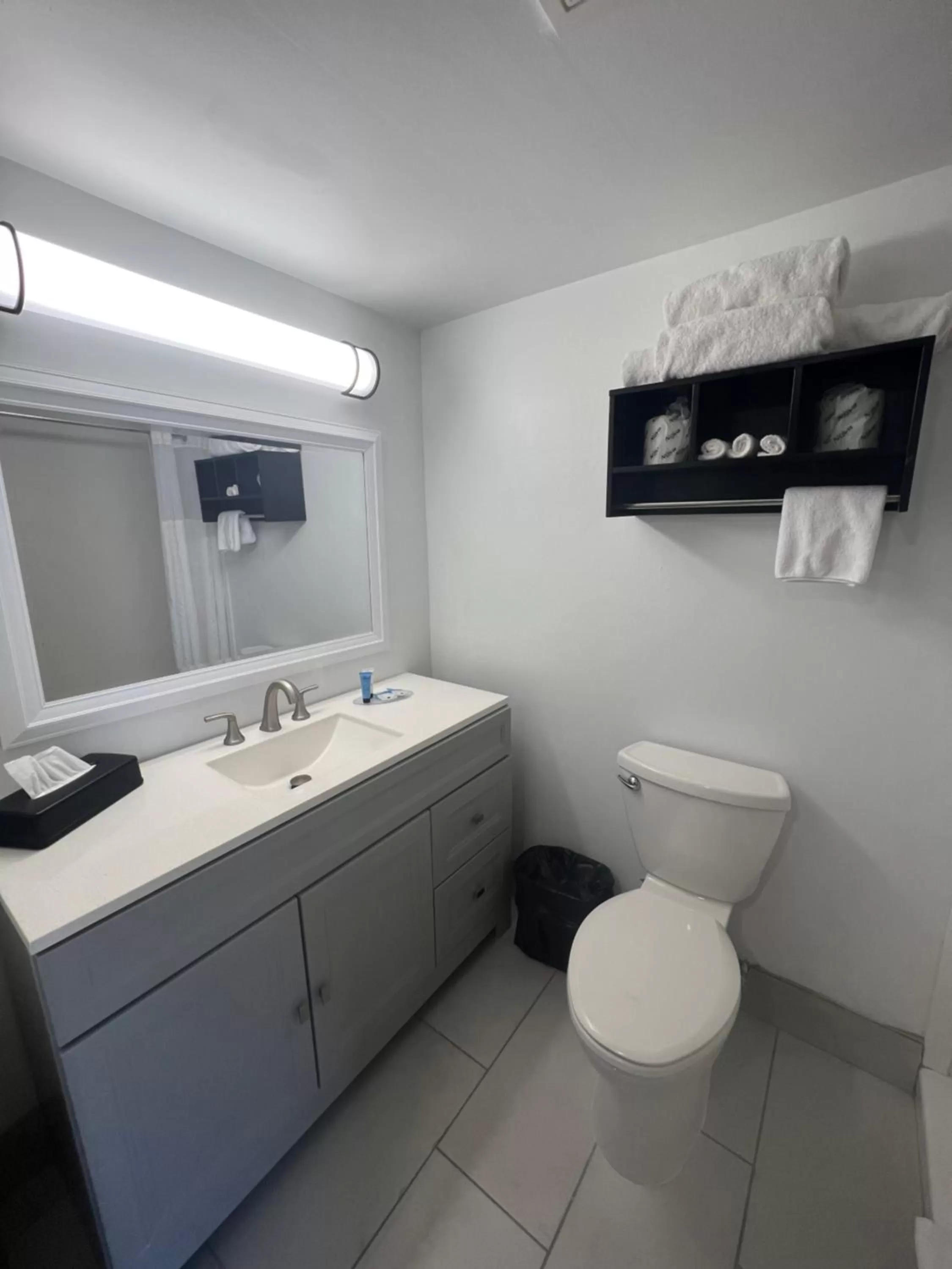 Bathroom in Garden City Inn