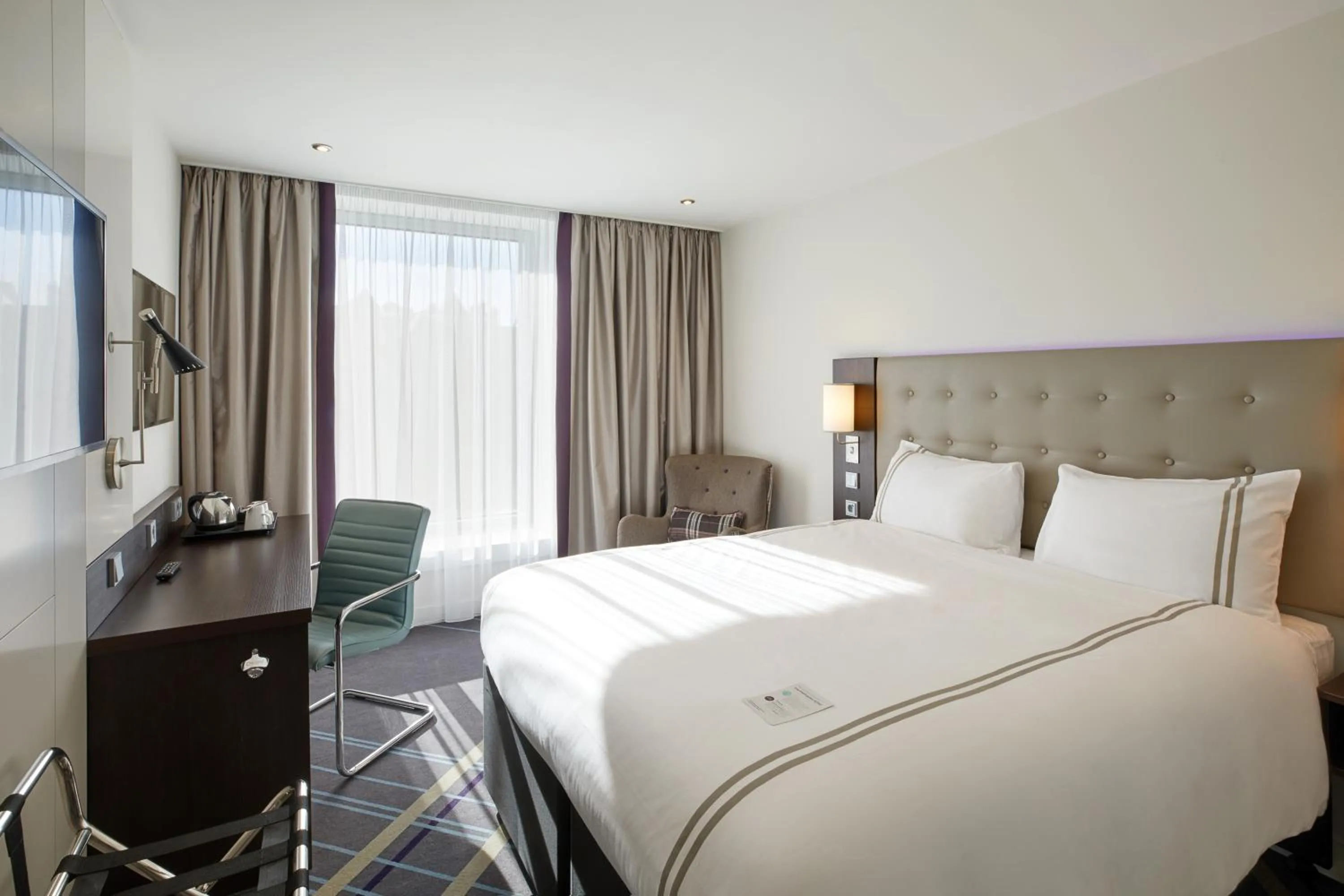 Bedroom, Bed in AZIMUT Hotel Cologne