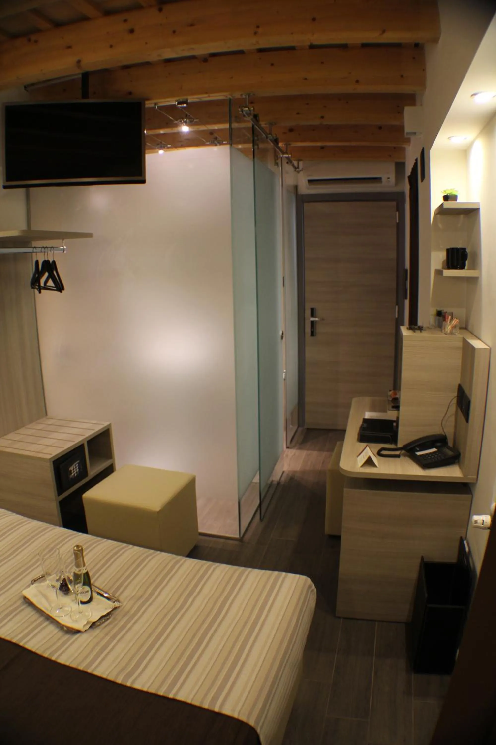 Bedroom in Hotel Trapani In