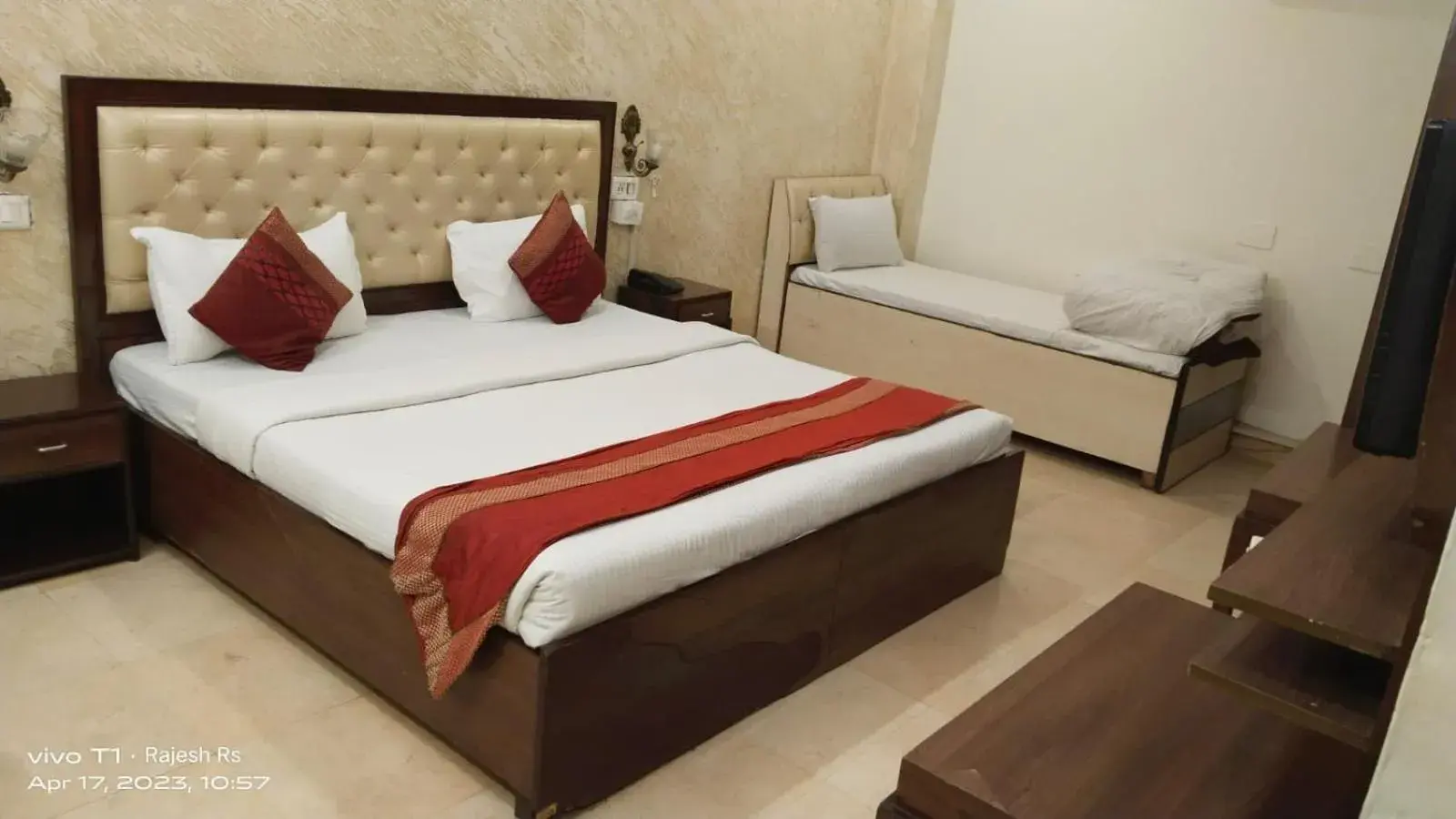 Standard Triple Room - single occupancy in Hotel Diamond Inn Standard Triple Room - single occupancy in Hotel Diamond Inn