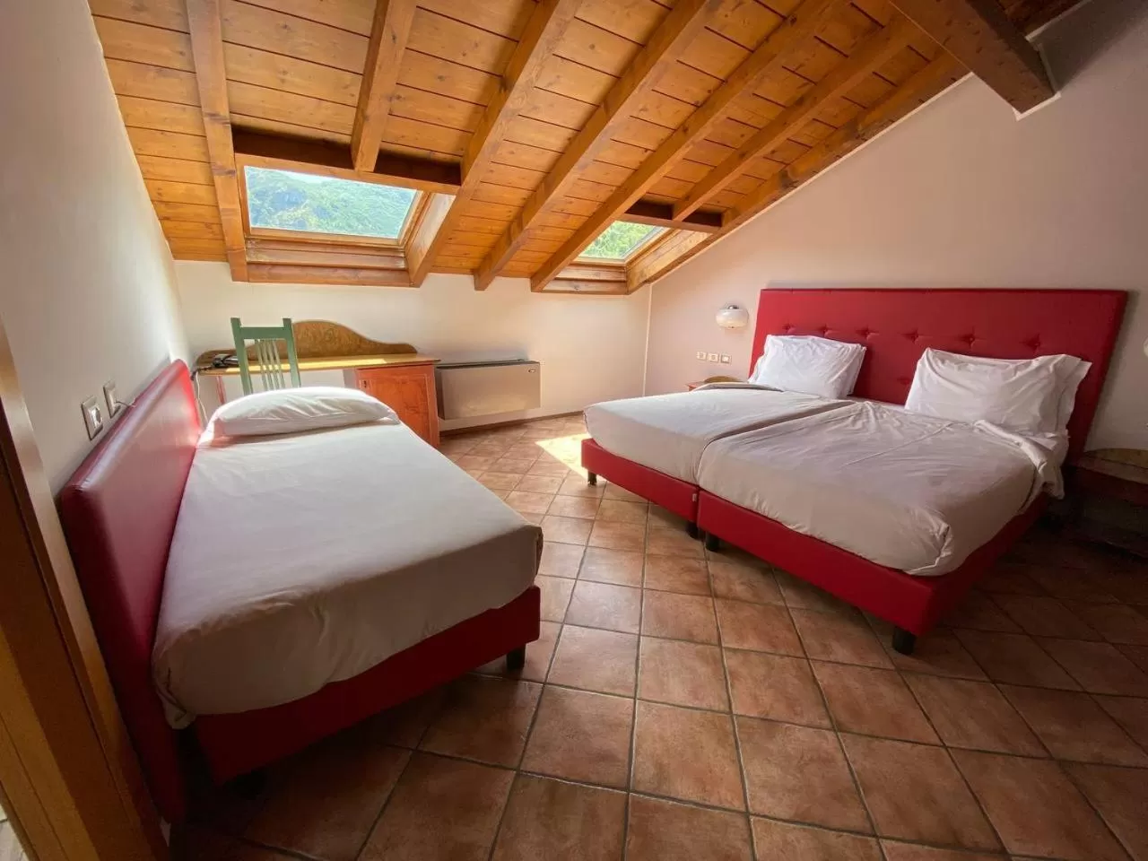 Photo of the whole room, Bed in Hotel Lenno