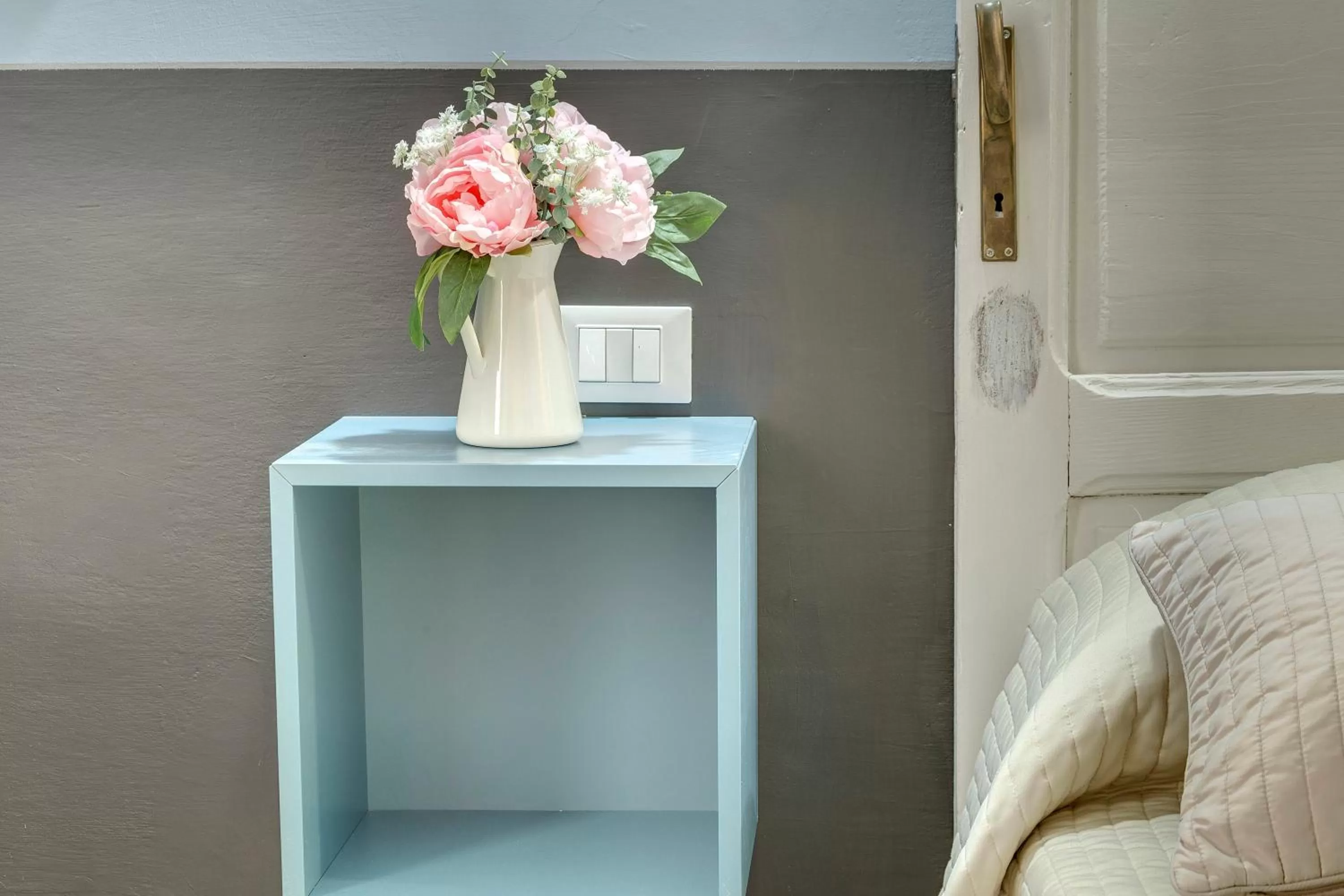 Decorative detail, Bed in Al Consolato - Guest house