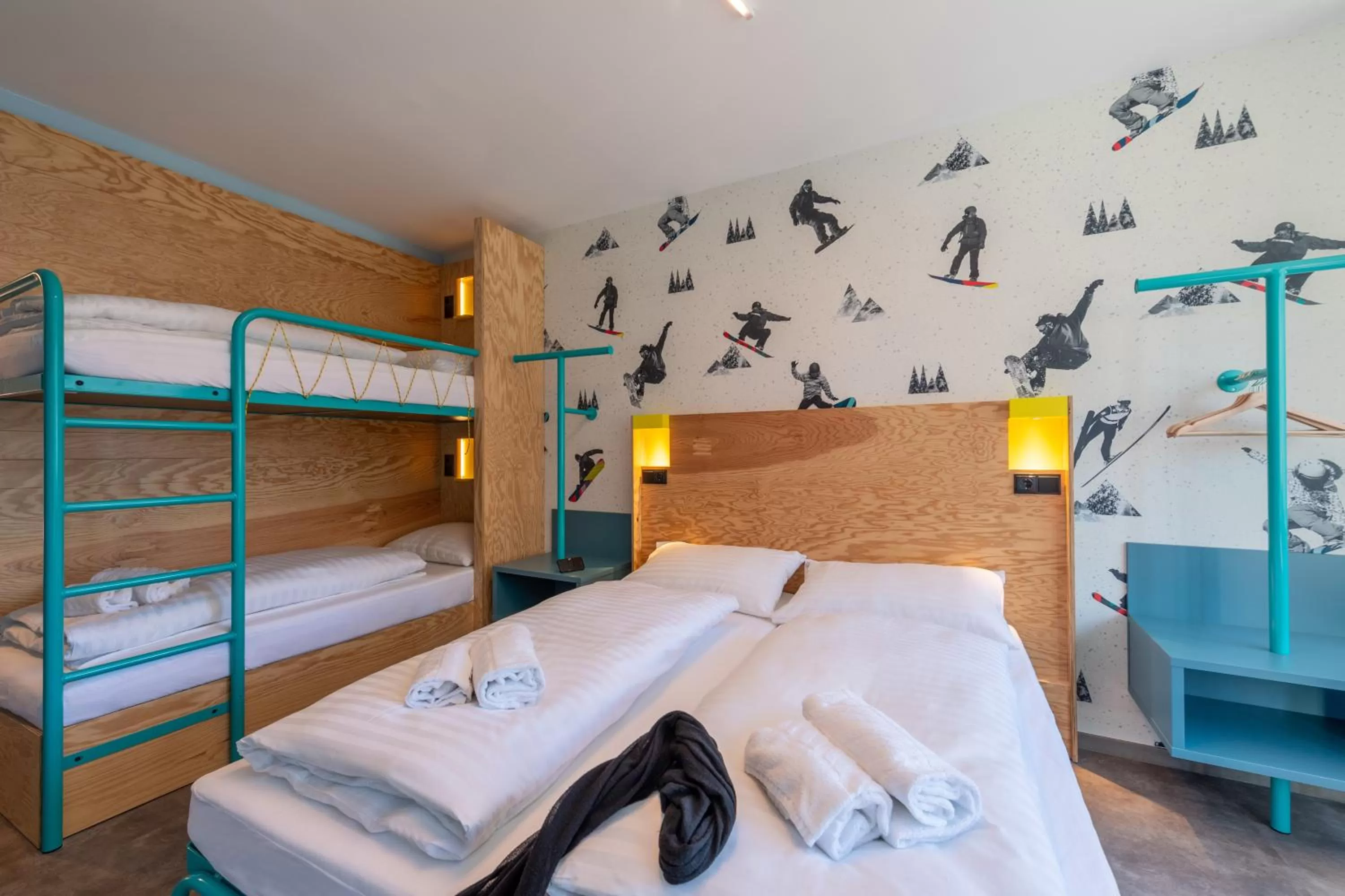 Bedroom, Bunk Bed in MEININGER Hotel Innsbruck Zentrum