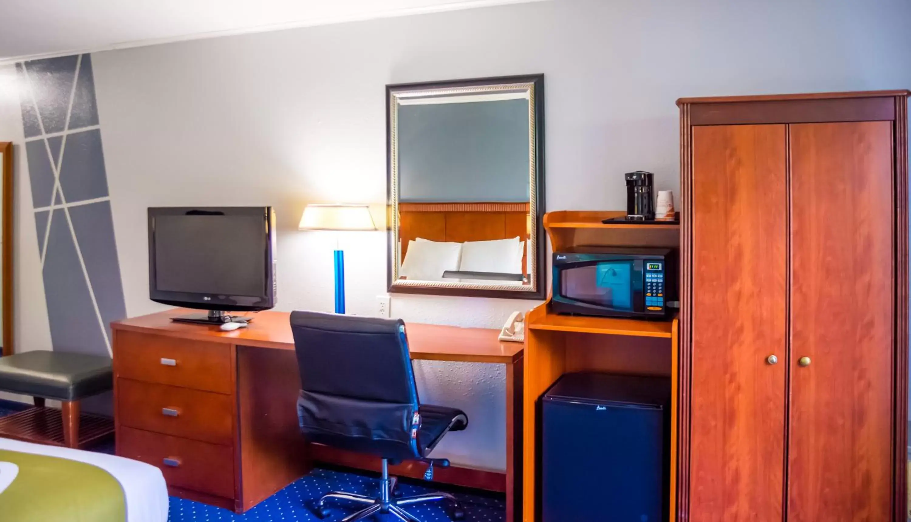 Queen Room - Disability Access in Quality Inn Merrimack - Nashua Queen Room - Disability Access in Quality Inn Merrimack - Nashua