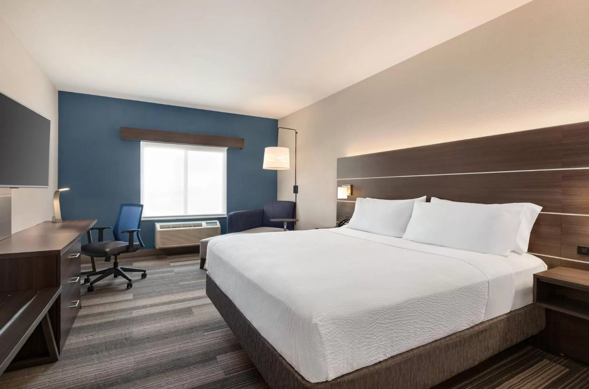 Photo of the whole room, Bed in Holiday Inn Express & Suites Denver Airport by IHG