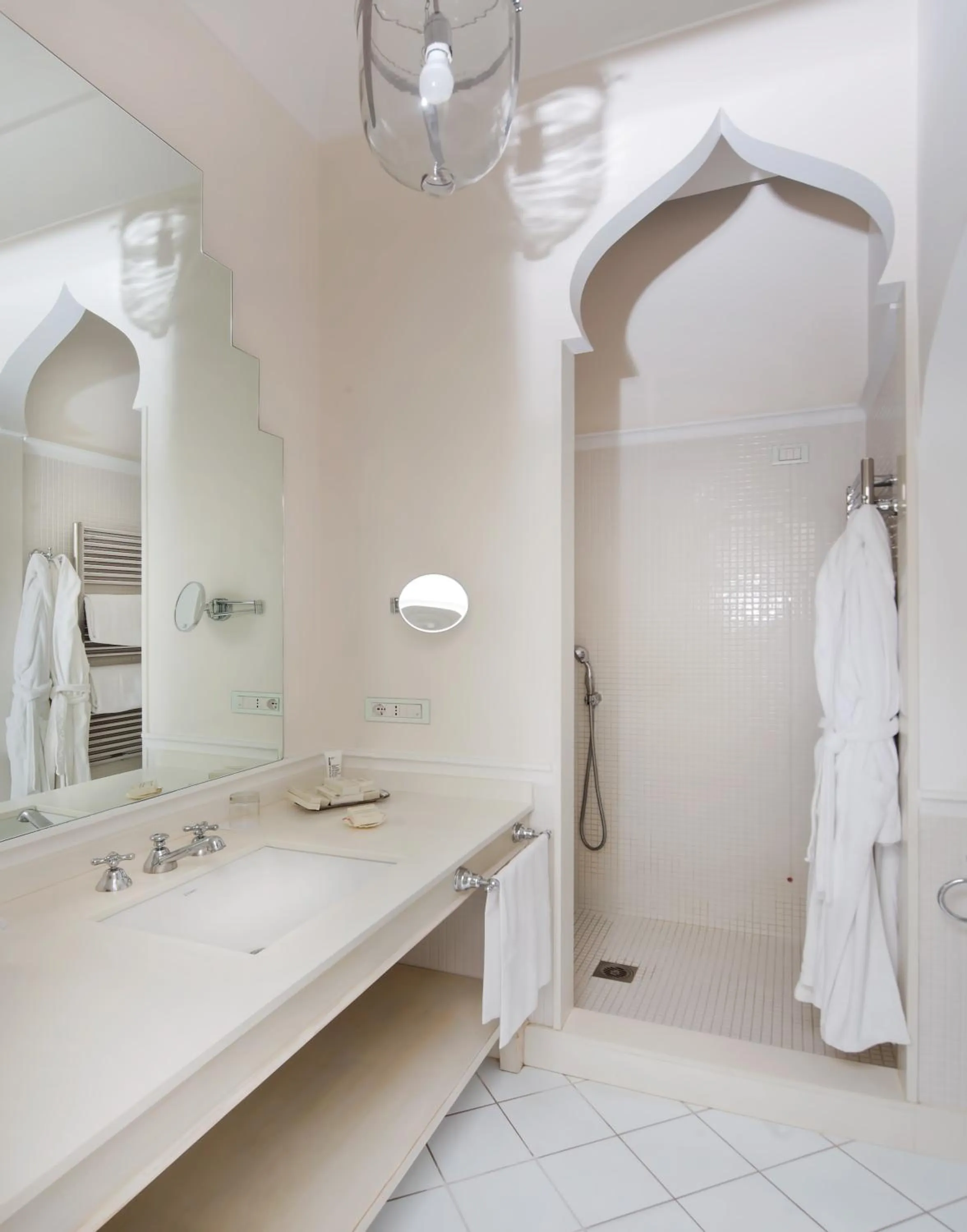 Shower in Bellevue Syrene