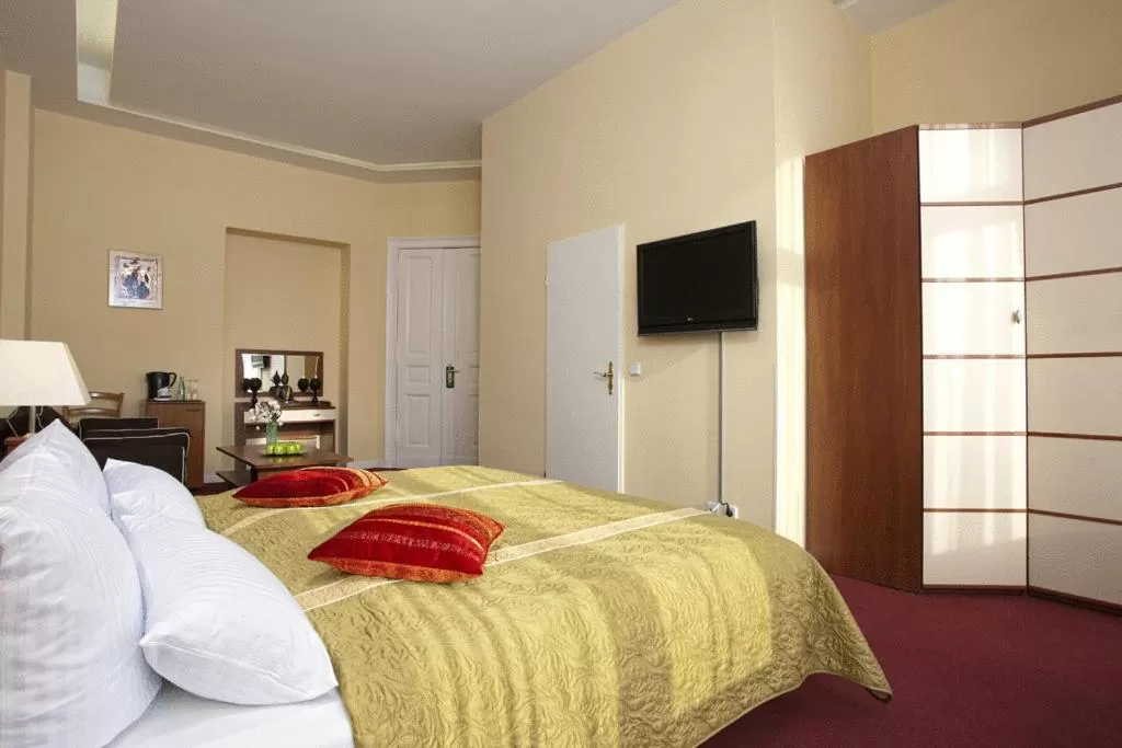 Bed in Hotel Abendstern