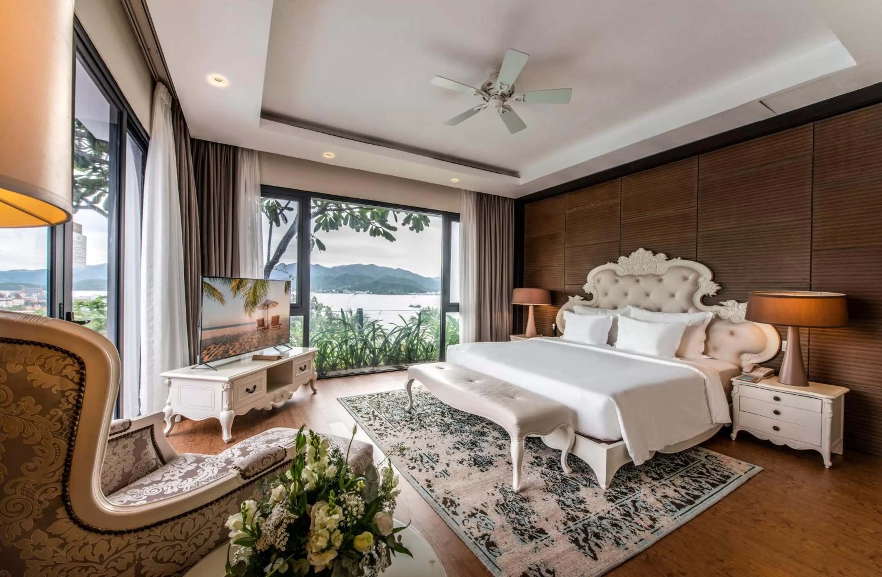 Bedroom, Bed in Vinpearl Resort & Spa Nha Trang Bay