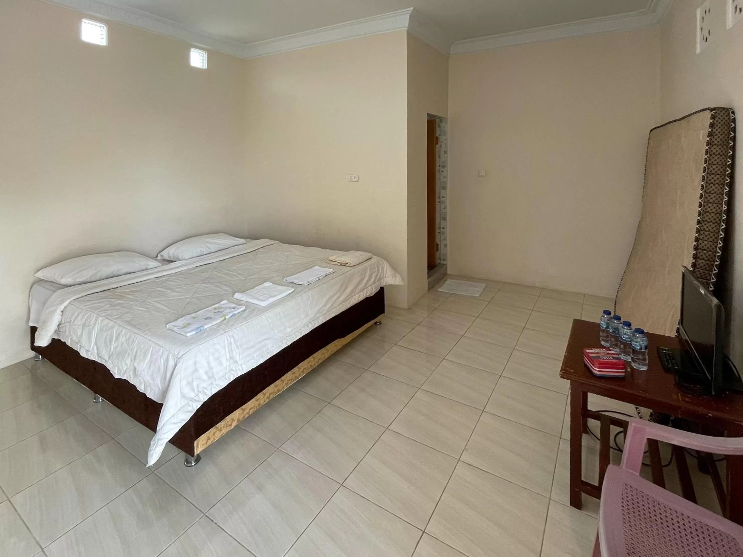 Bed in Valencia Homestay Redpartner