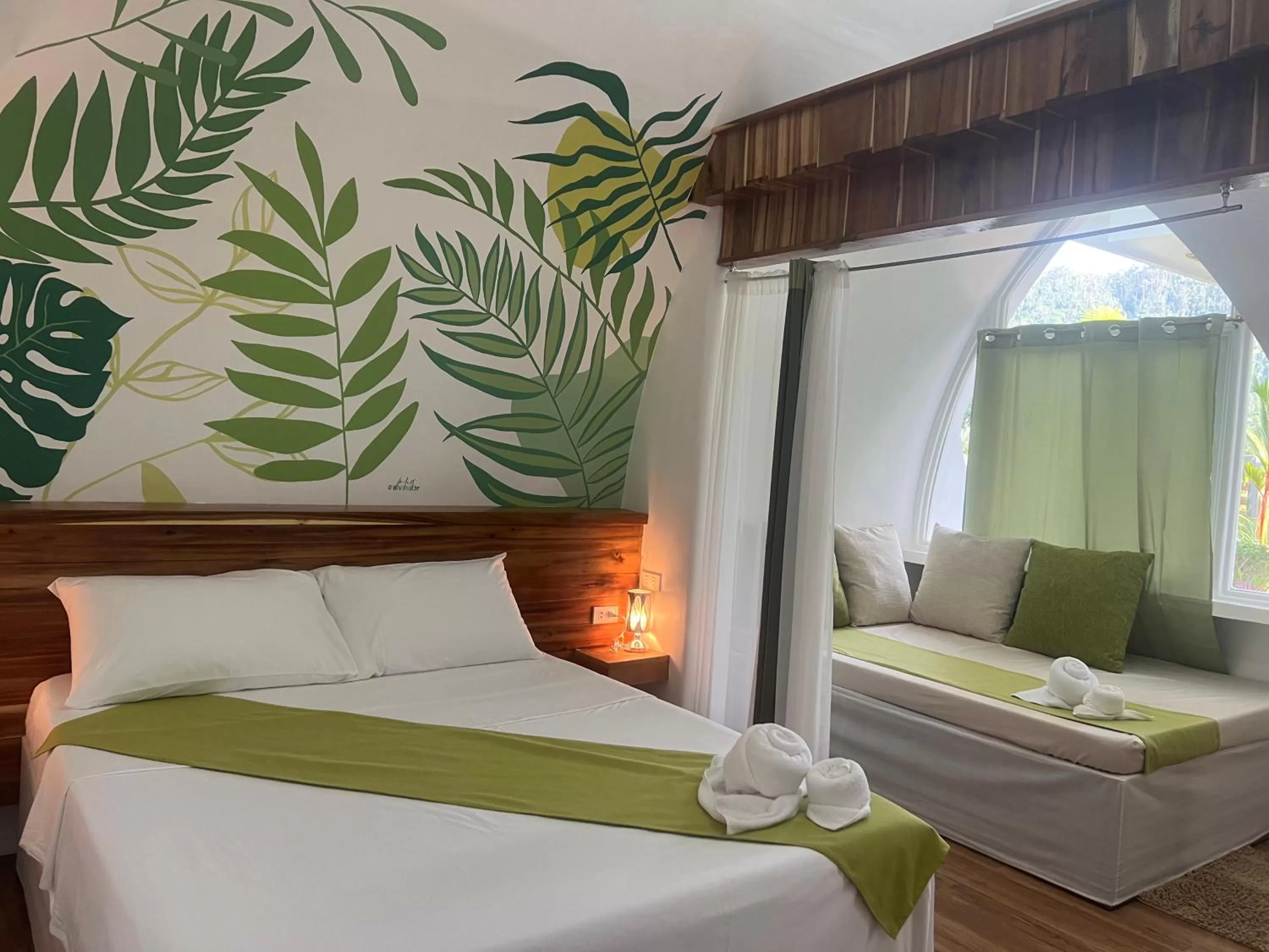 Bed in ROYAL SUITES - PORT BARTON