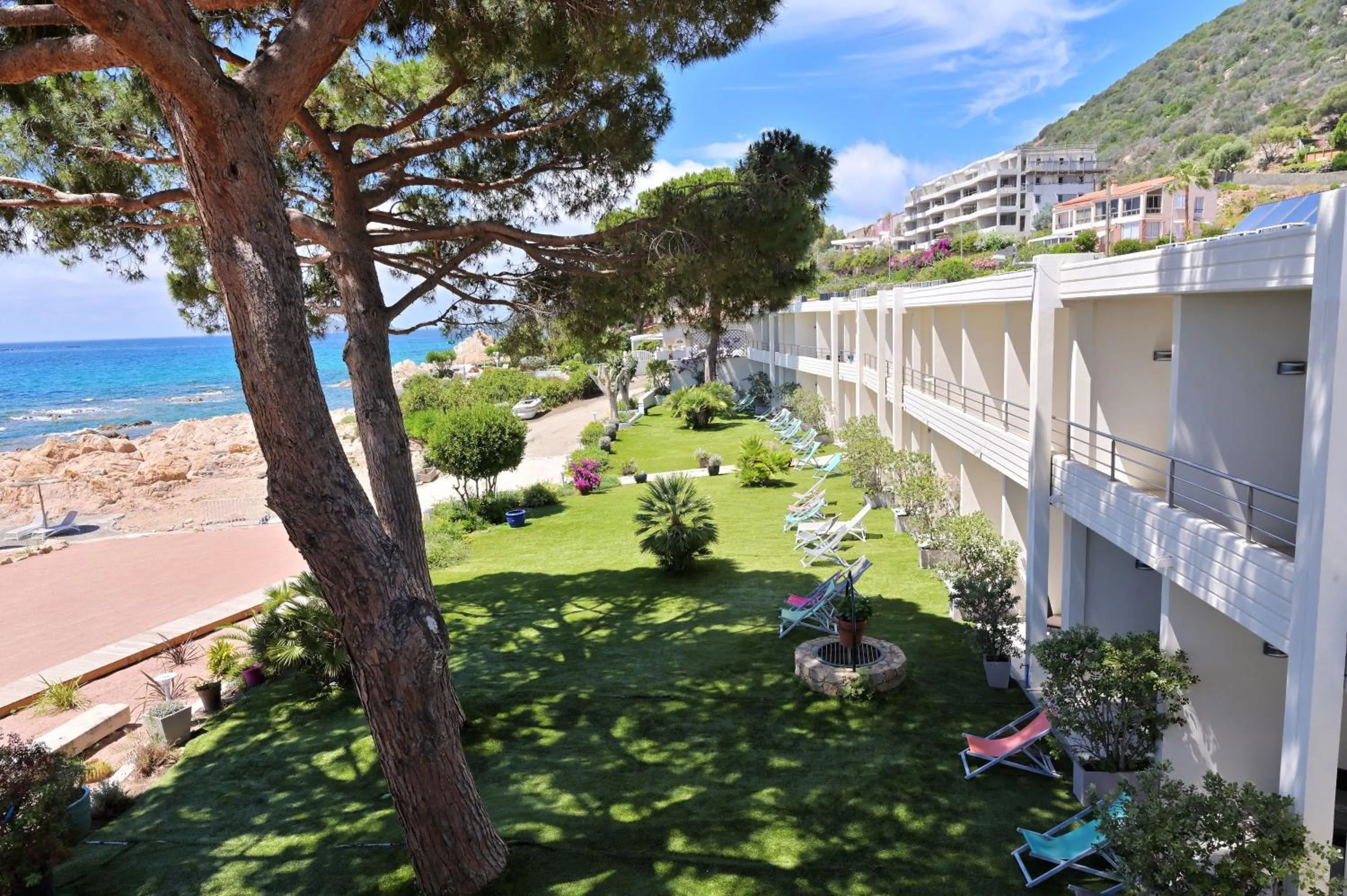 Property building in Hôtel Restaurant Dolce Vita