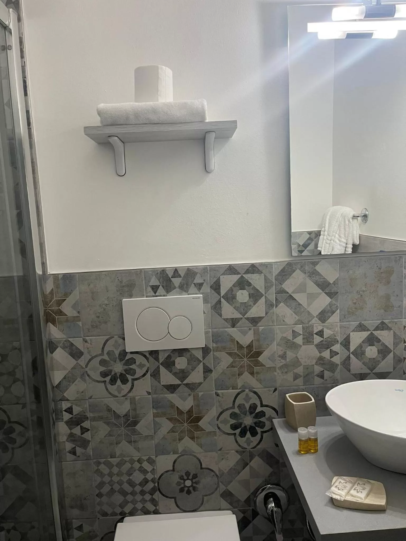 Bathroom in Cicerone Guest House