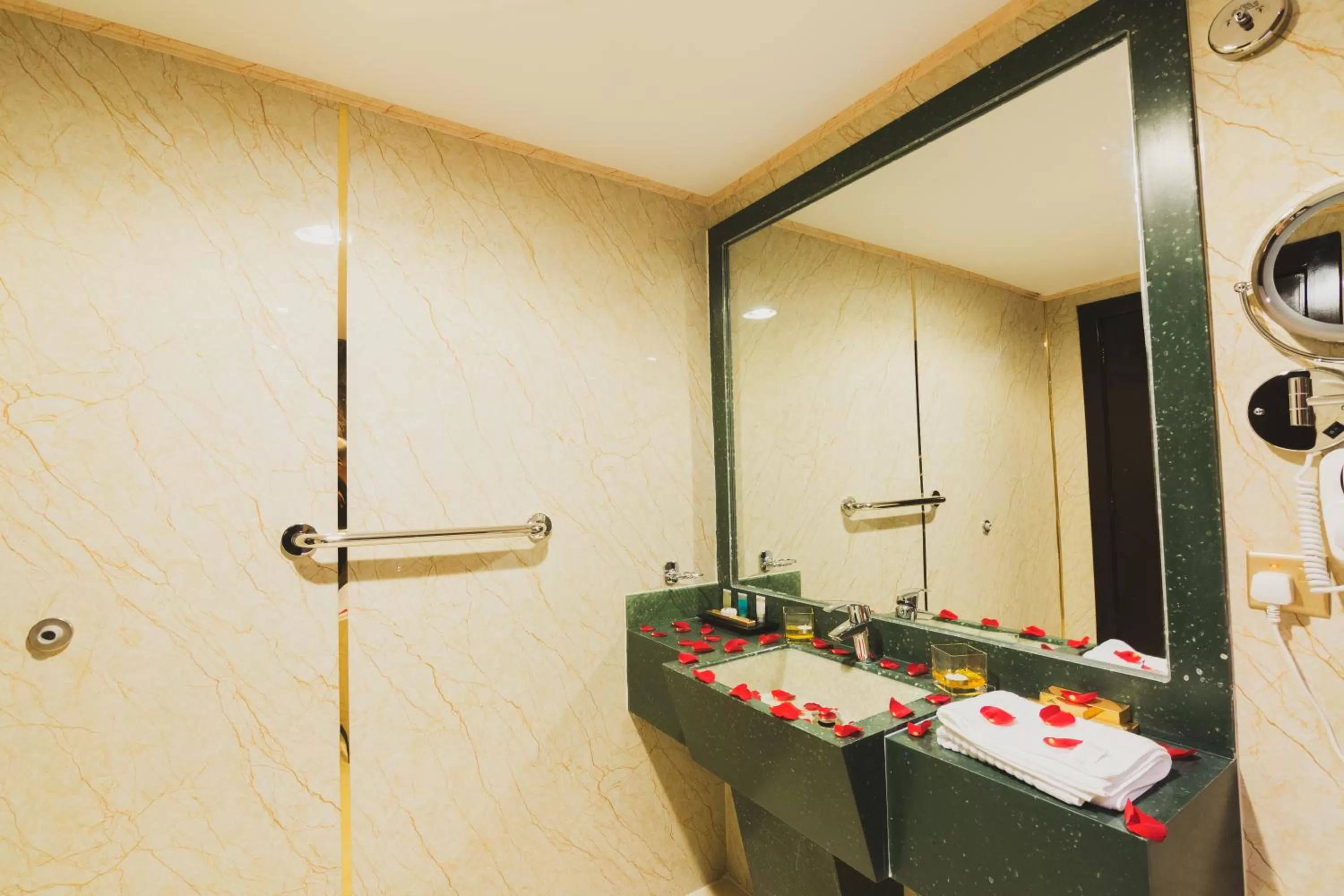 Bathroom in Golden Ship Hotel