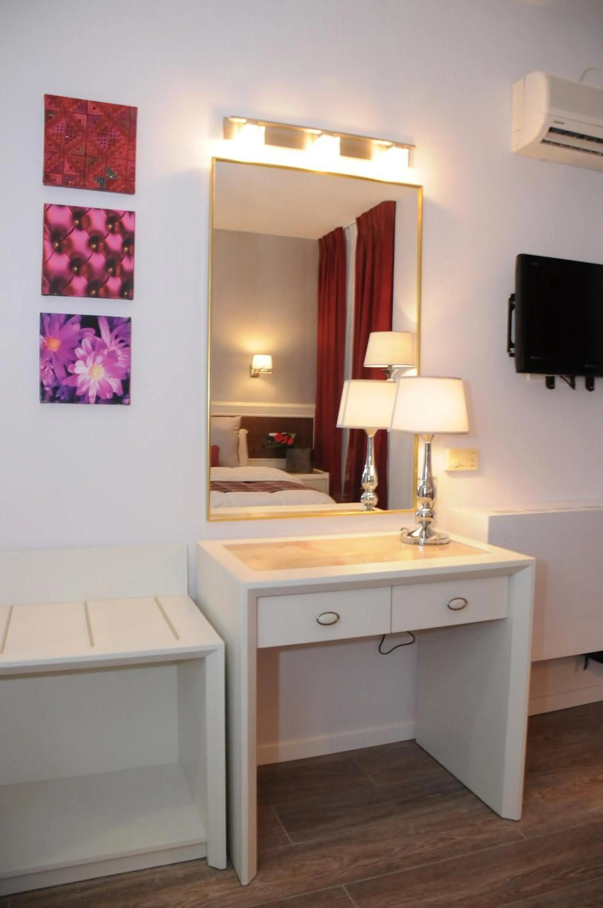 Bedroom in Tabar Hotel