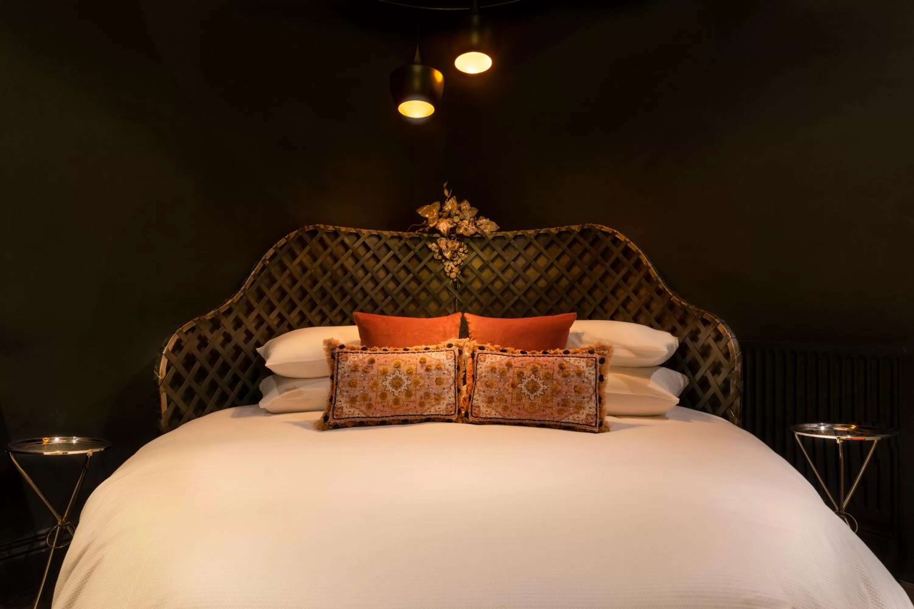 Bed in Hotel Frangos