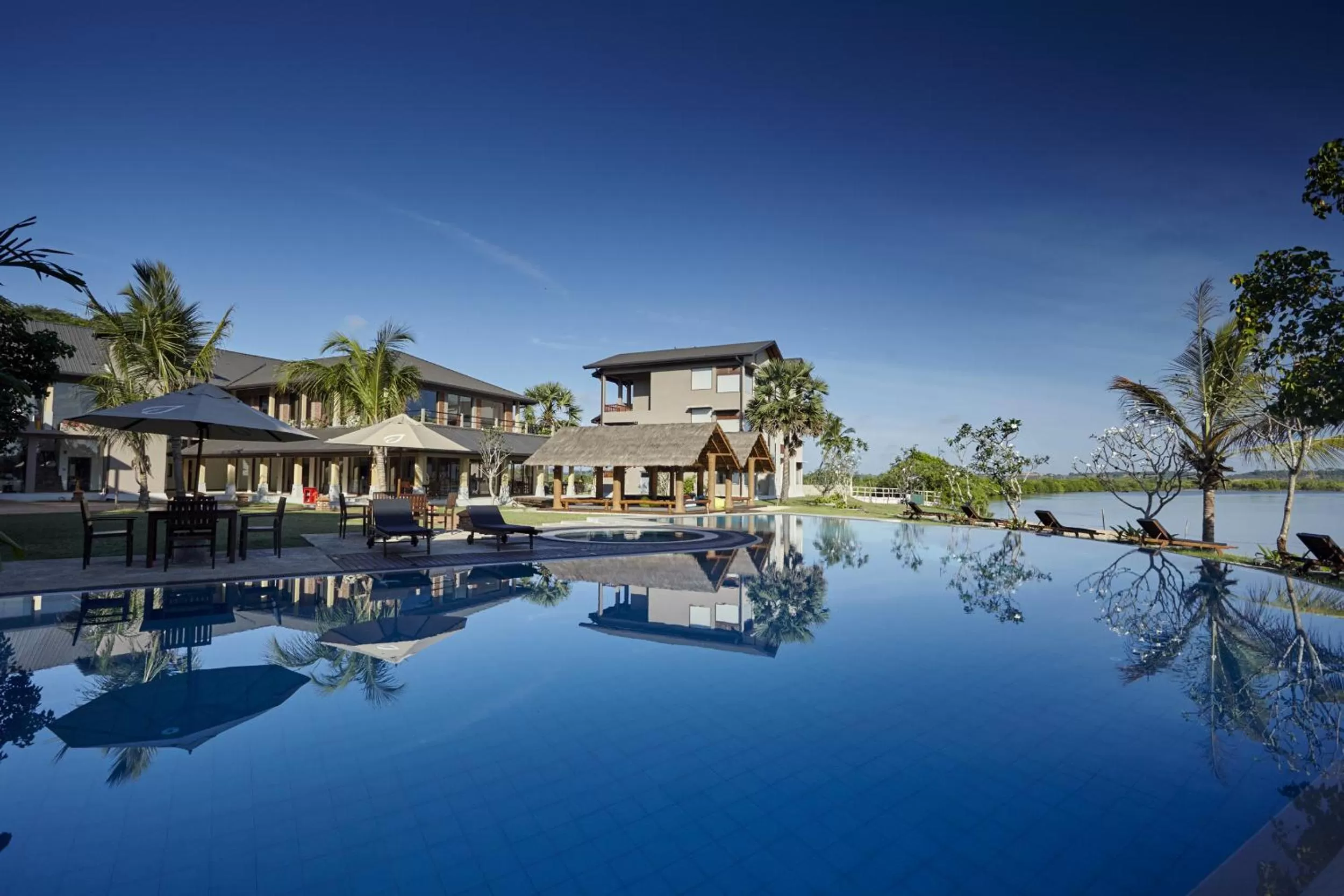 Amaranthe Bay Resort & Spa