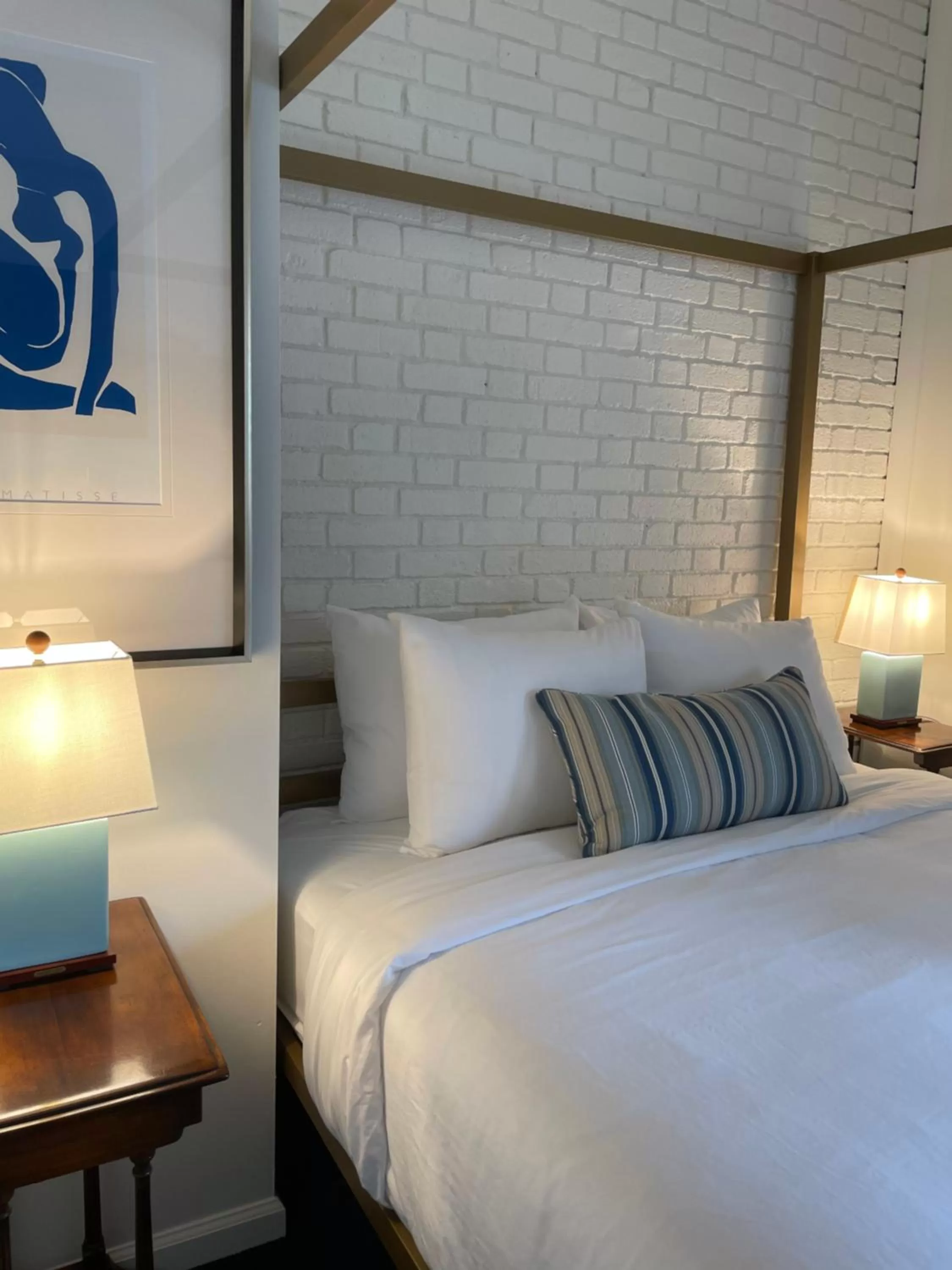 Bed in The Argus Hotel & Cocktail Lounge