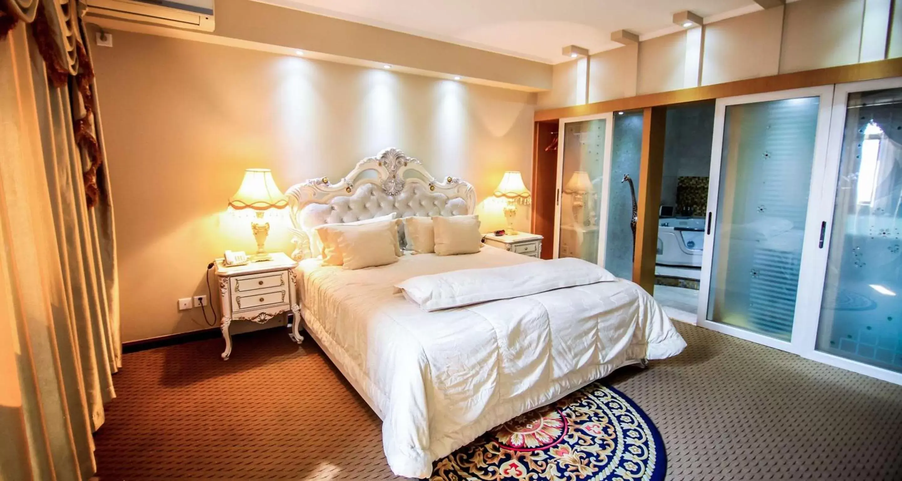 King Suite with Jacuzzi in Best Western Plus Lusaka Hotel King Suite with Jacuzzi in Best Western Plus Lusaka Hotel