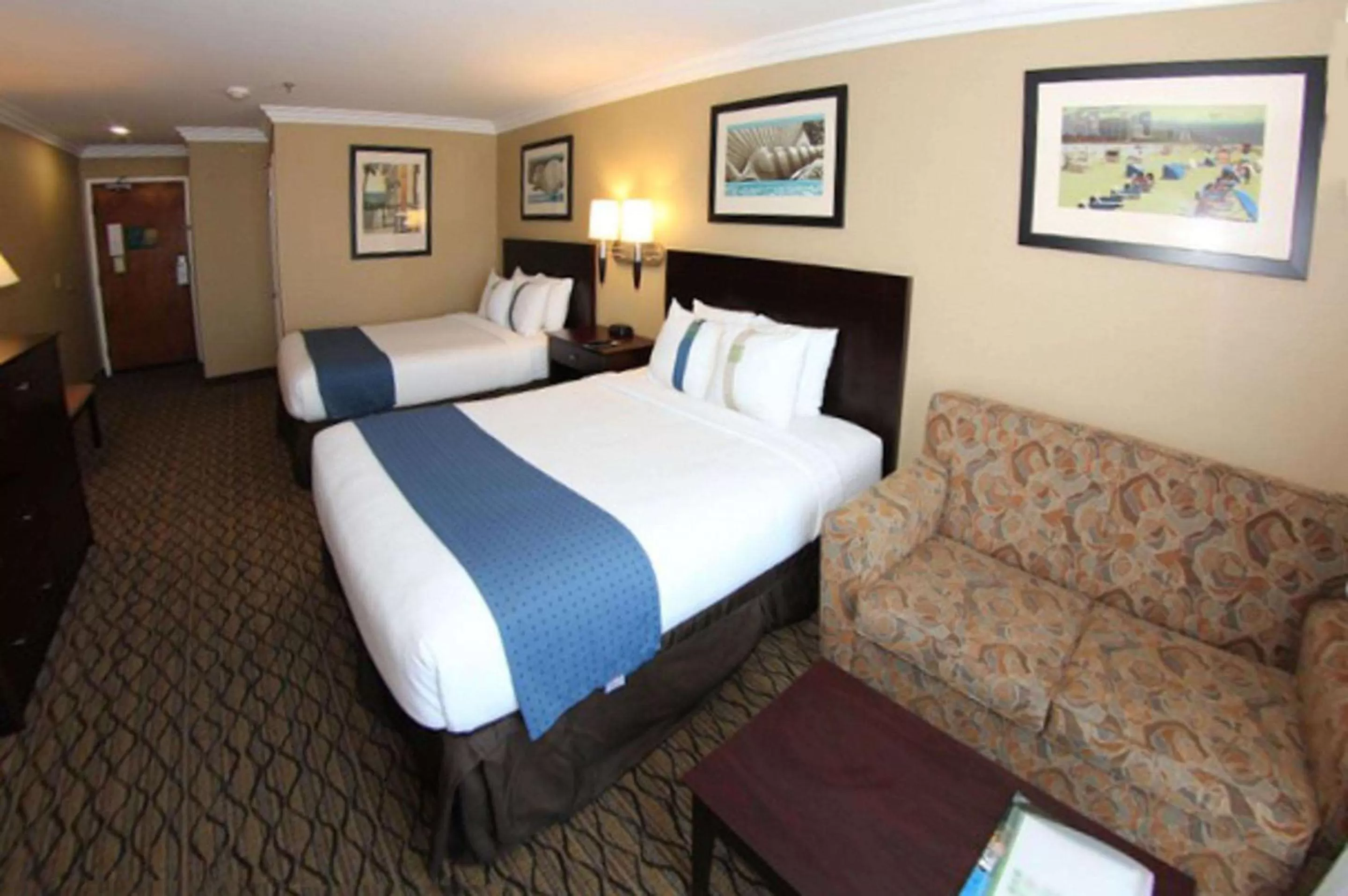 Photo of the whole room, Bed in The Volare, an Ascend Collection Hotel