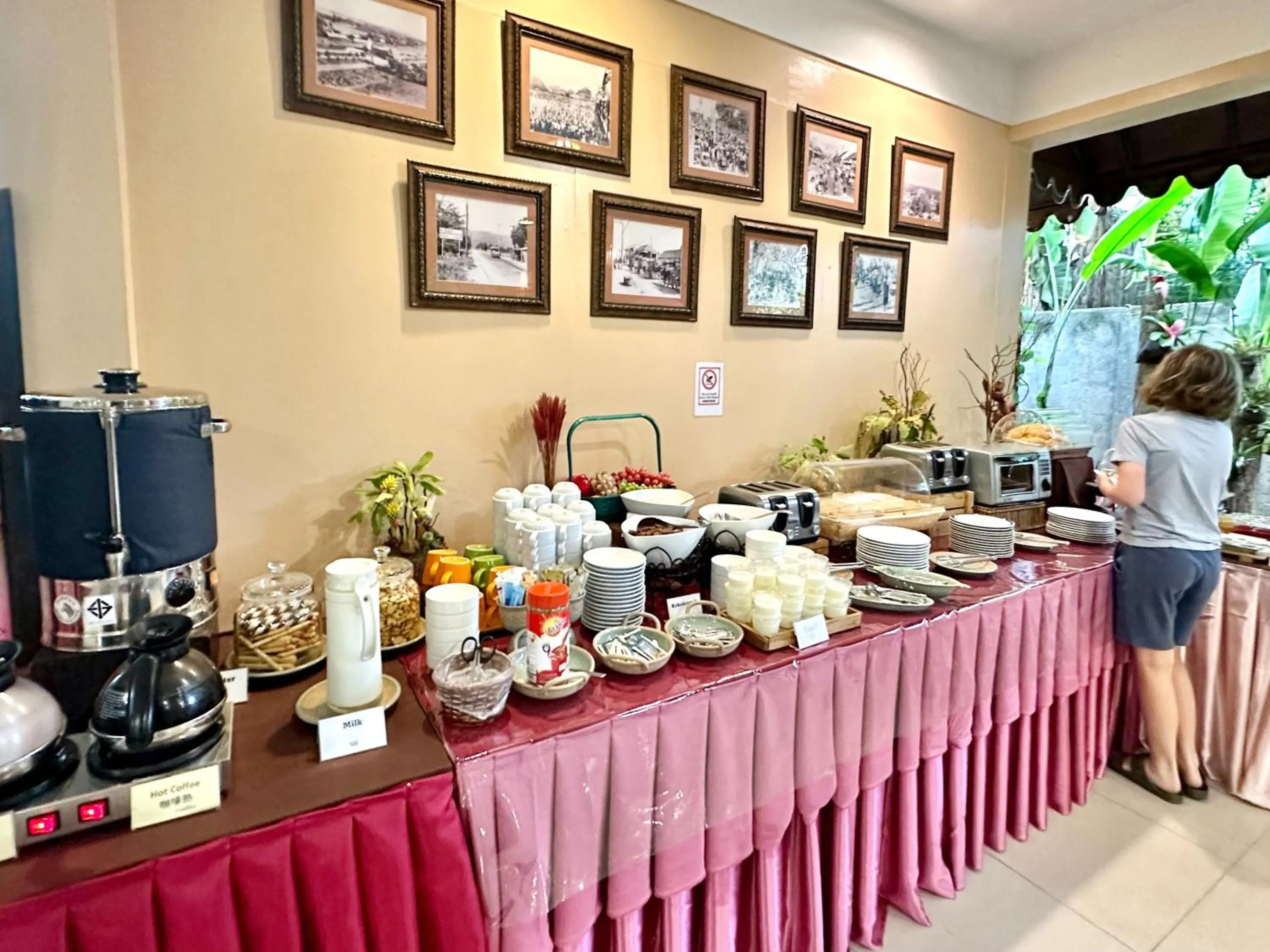 Restaurant/places to eat in At Chiang Mai Hotel