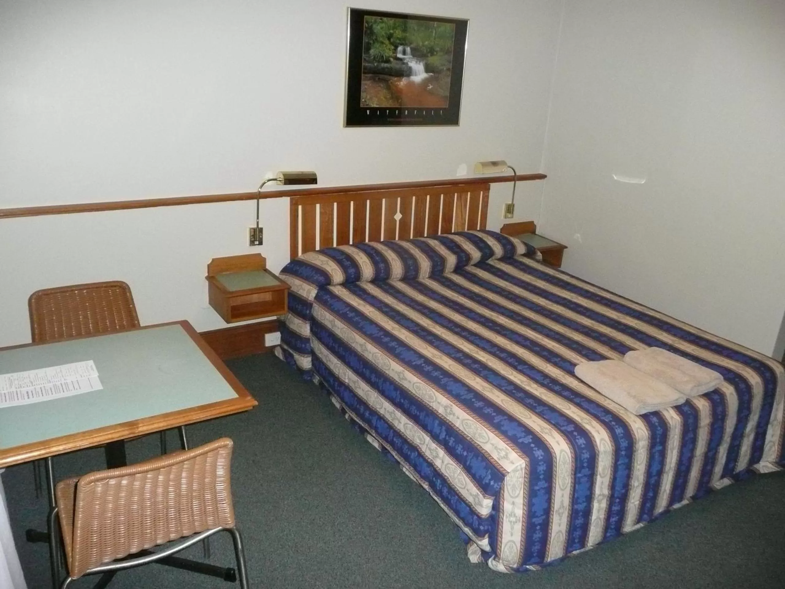 Bed in Hermitage Motel