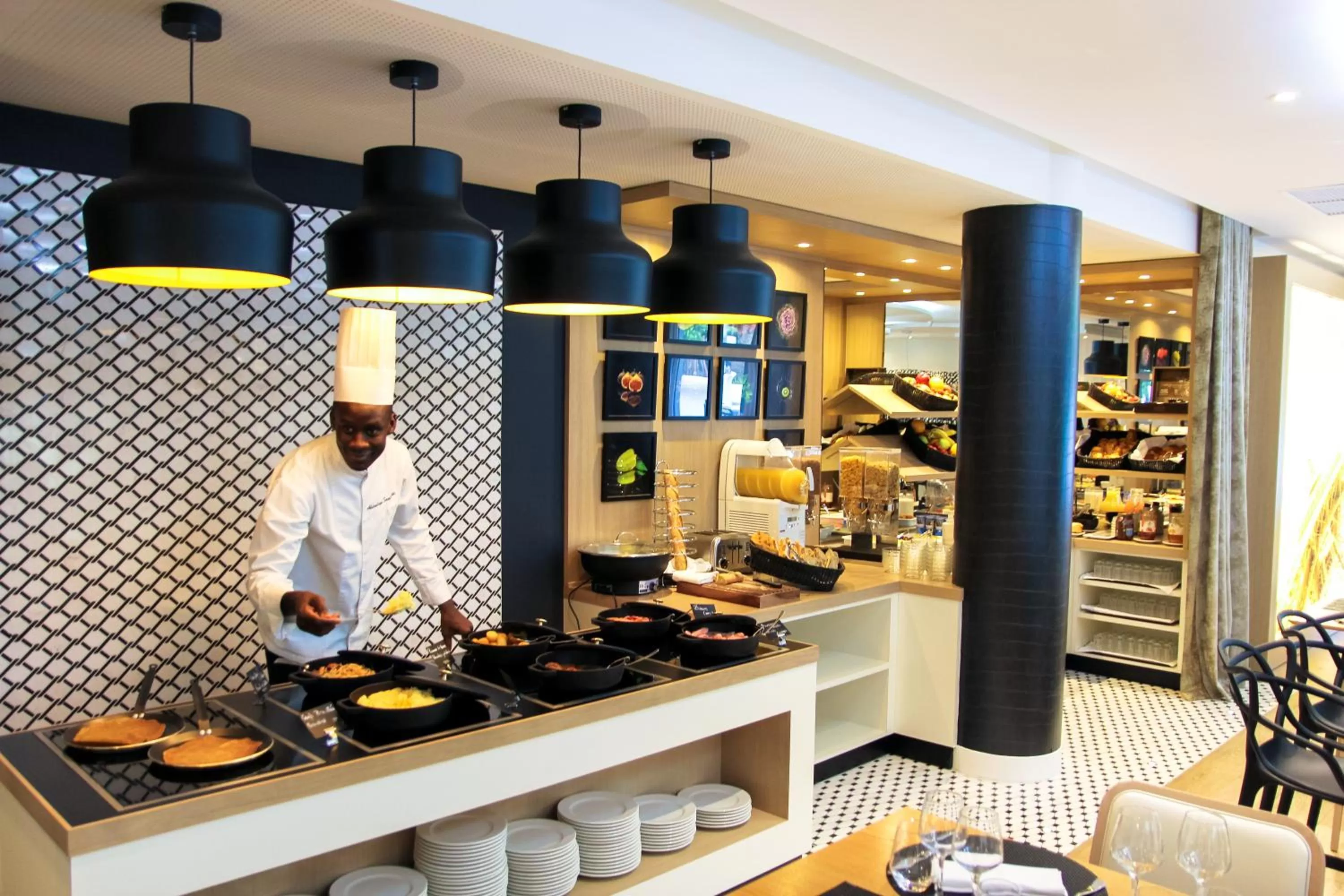 Breakfast in Aiden by Best Western Paris Roissy CDG