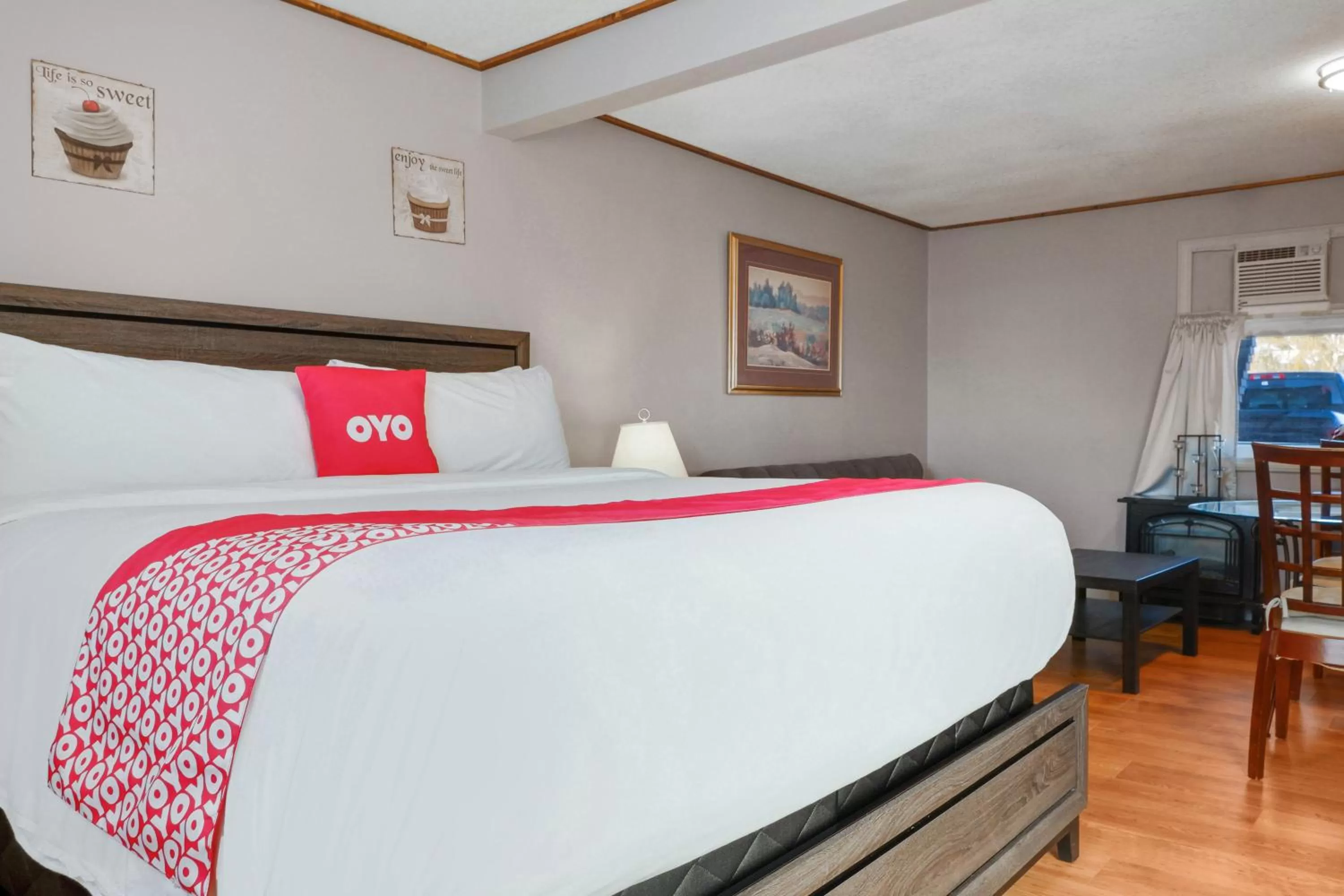 Bed in Hotel Bethel - Fort MacLeod, AB