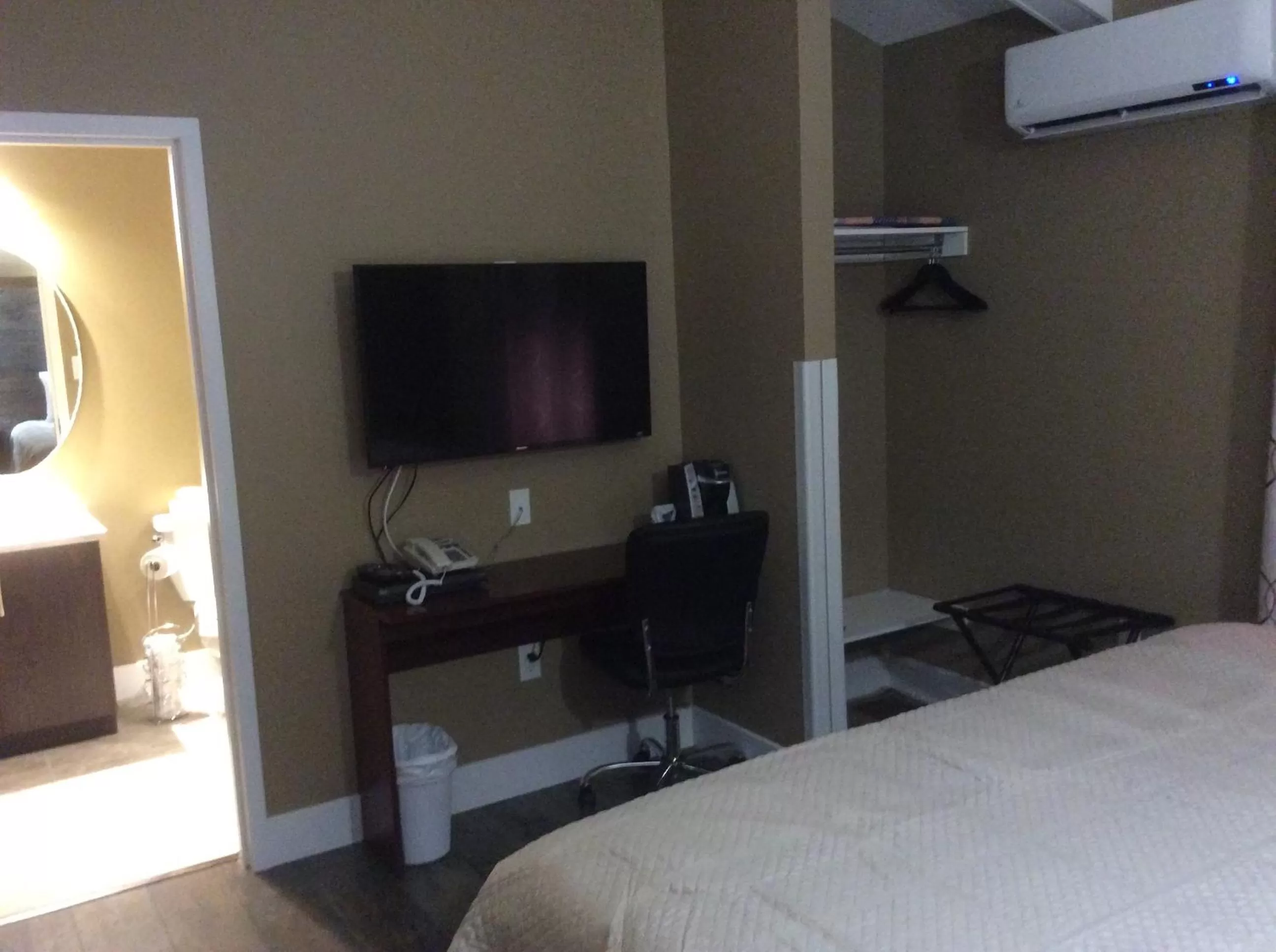 TV and multimedia, Bed in Villegiature Deux Rivieres Resort