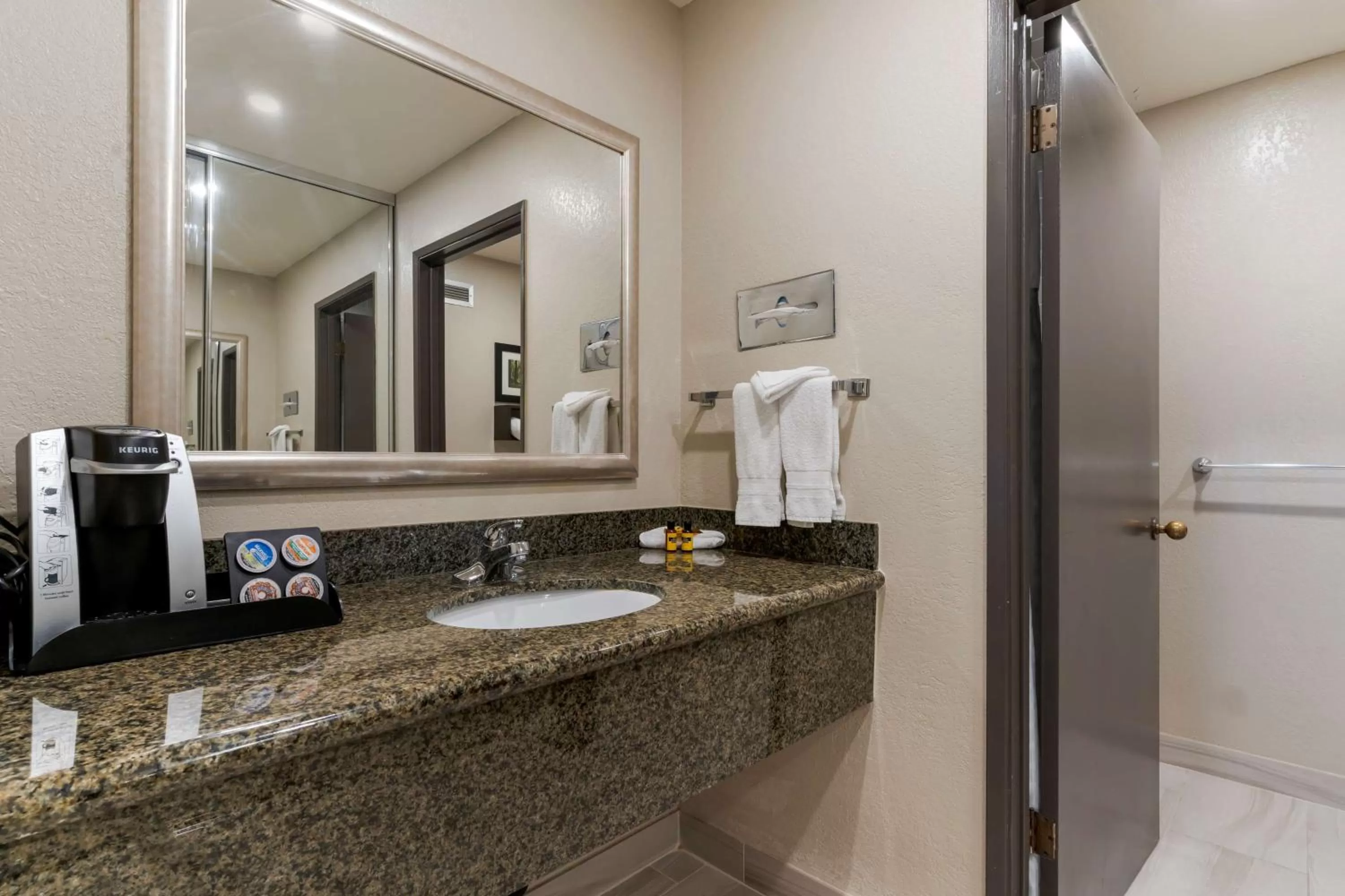 Bathroom in Best Western Plus Forest Park Inn