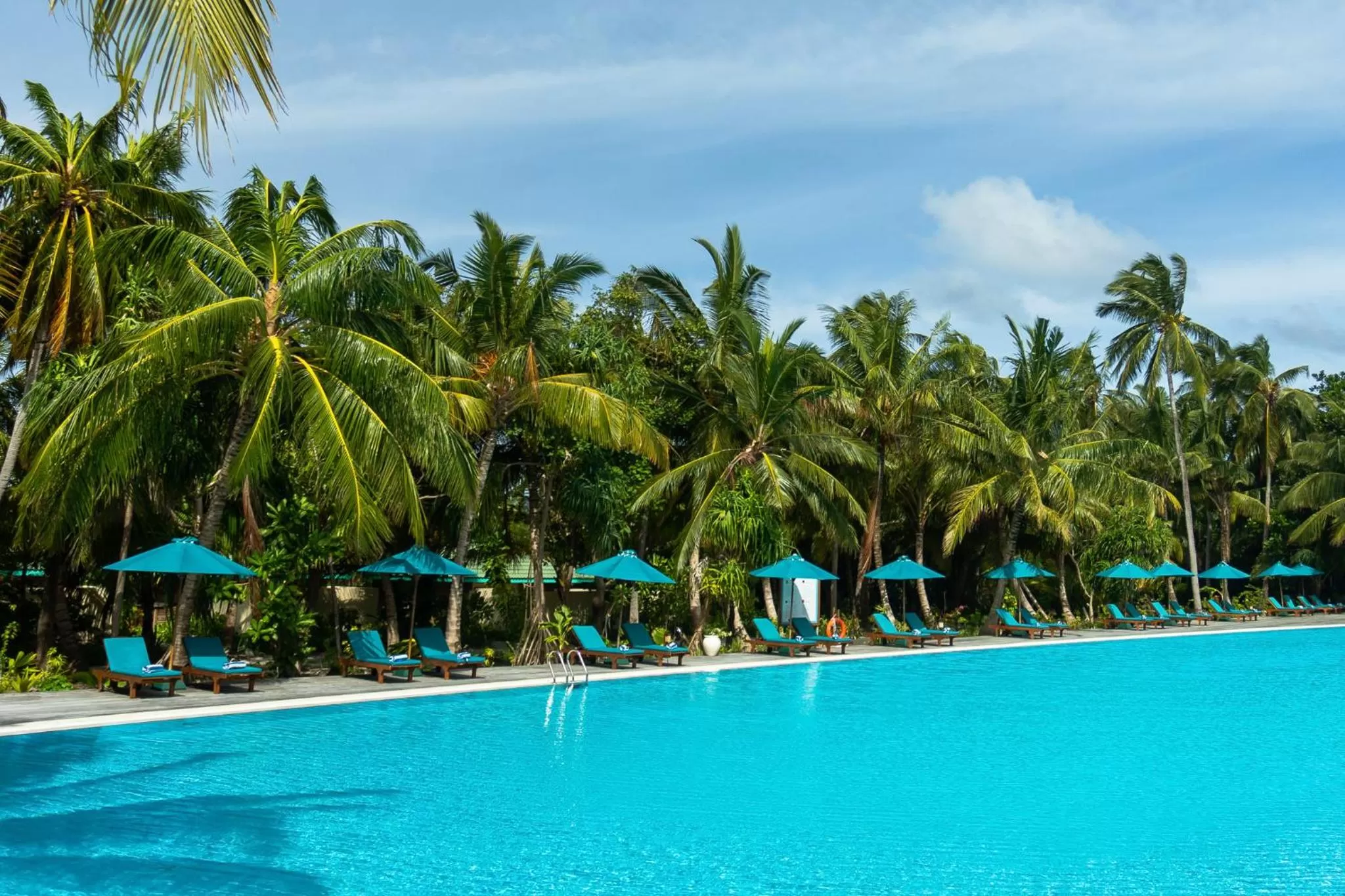 Day in Canareef Resort Maldives