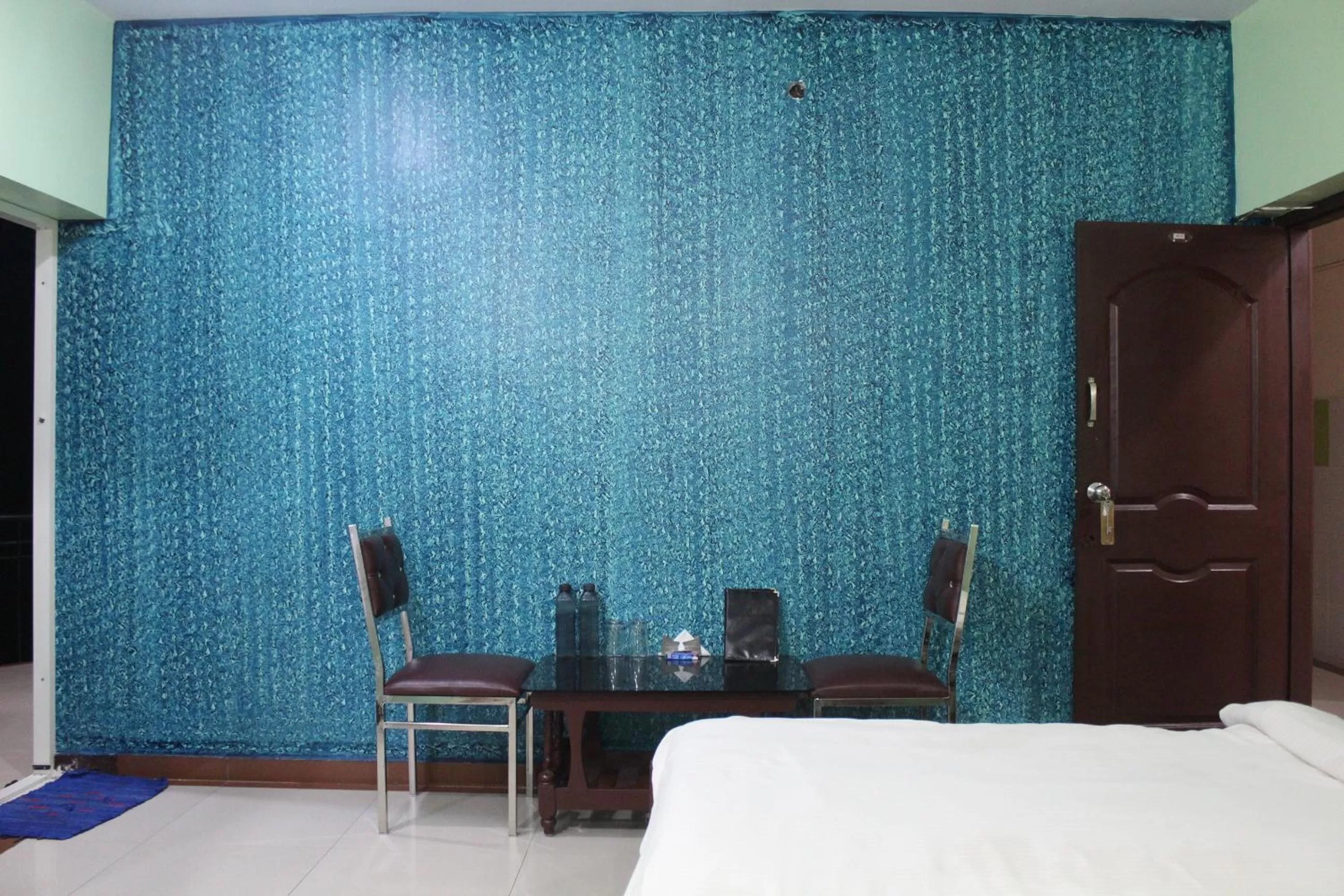 Photo of the whole room in Greenwood Resort