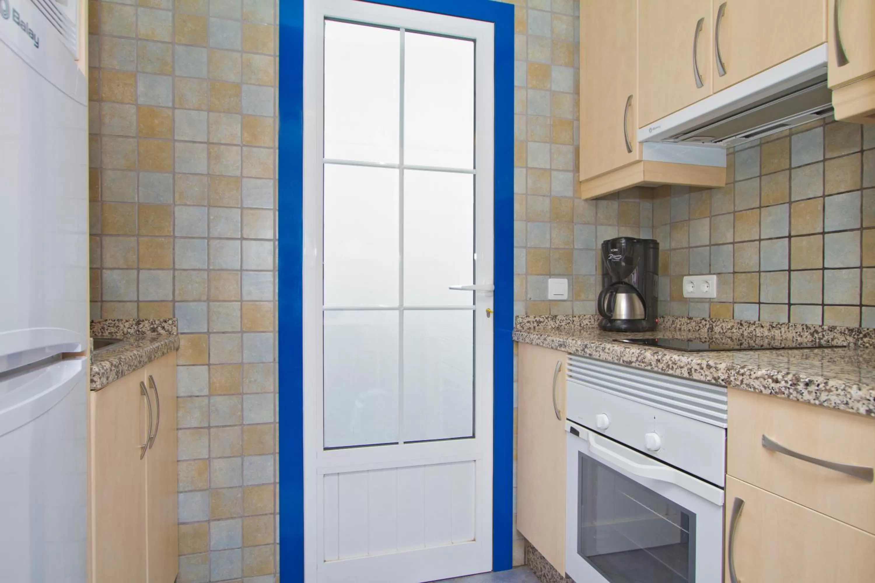 Kitchen or kitchenette in Nautilus Lanzarote