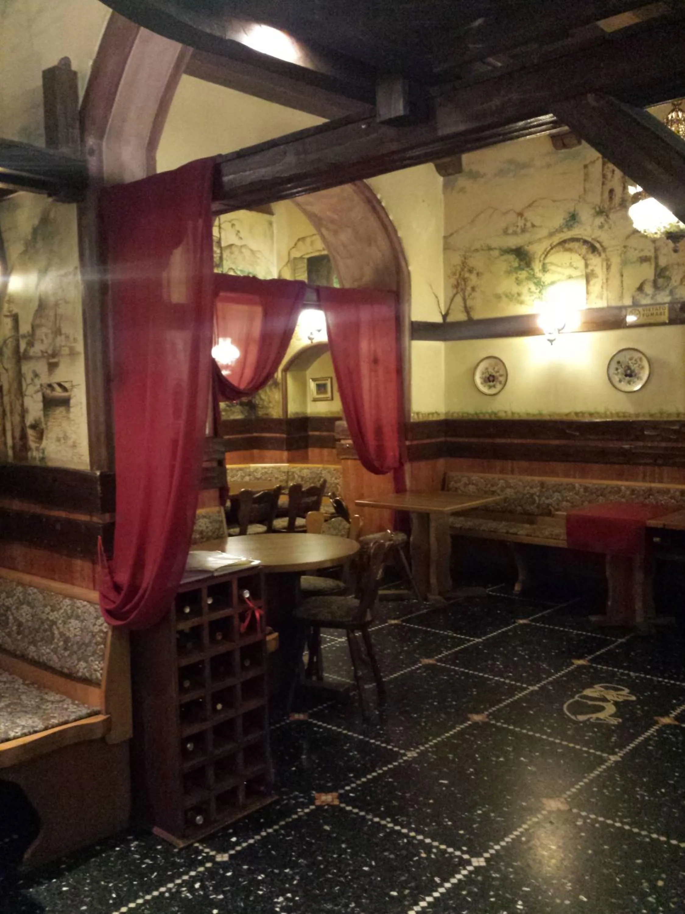 Restaurant/places to eat in In the Center Guesthouse