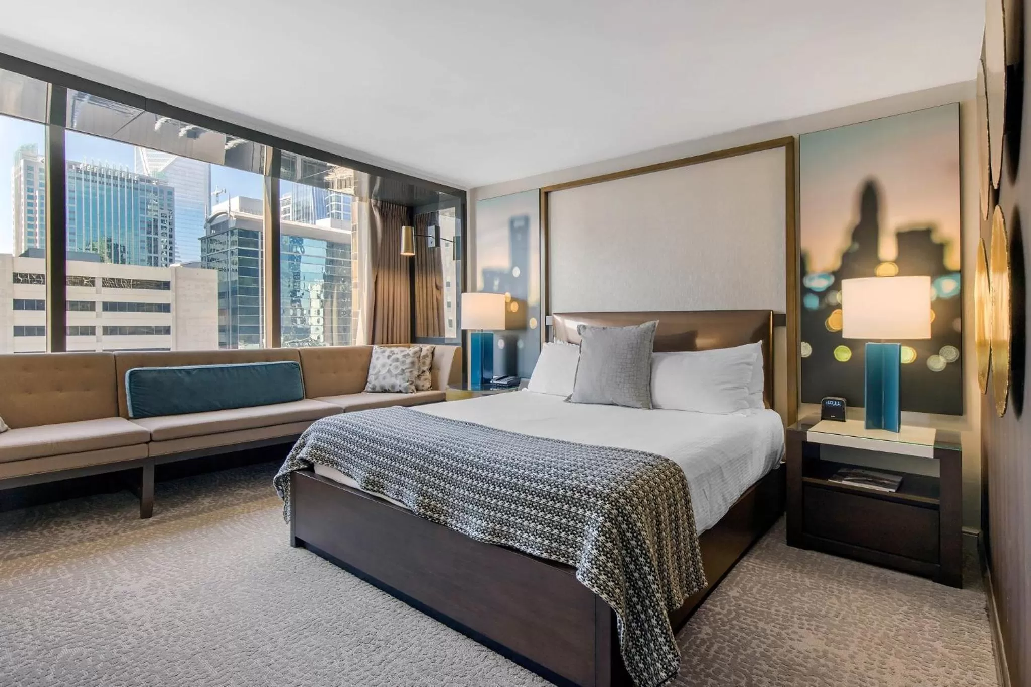 Photo of the whole room, Bed in Omni Charlotte Hotel