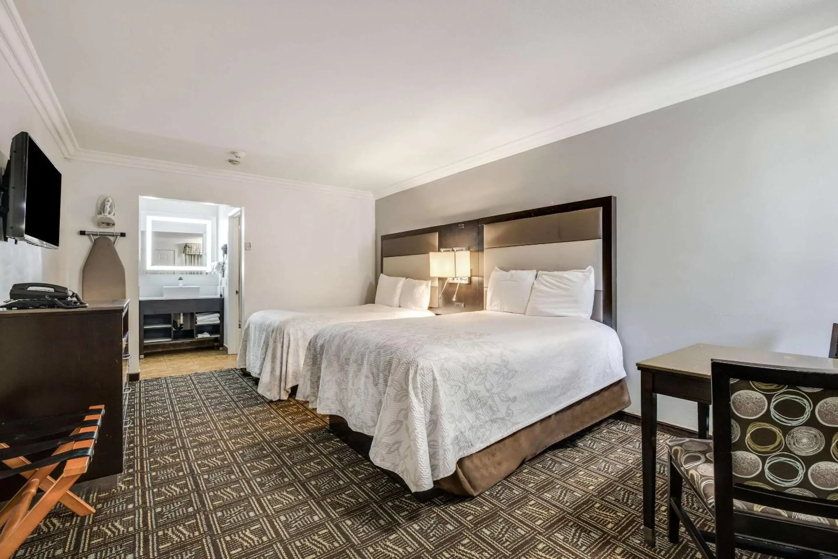 Standard Double Room with Two Double Beds - Non-Smoking in Rodeway Inn Old Town Temecula Standard Double Room with Two Double Beds - Non-Smoking in Rodeway Inn Old Town Temecula