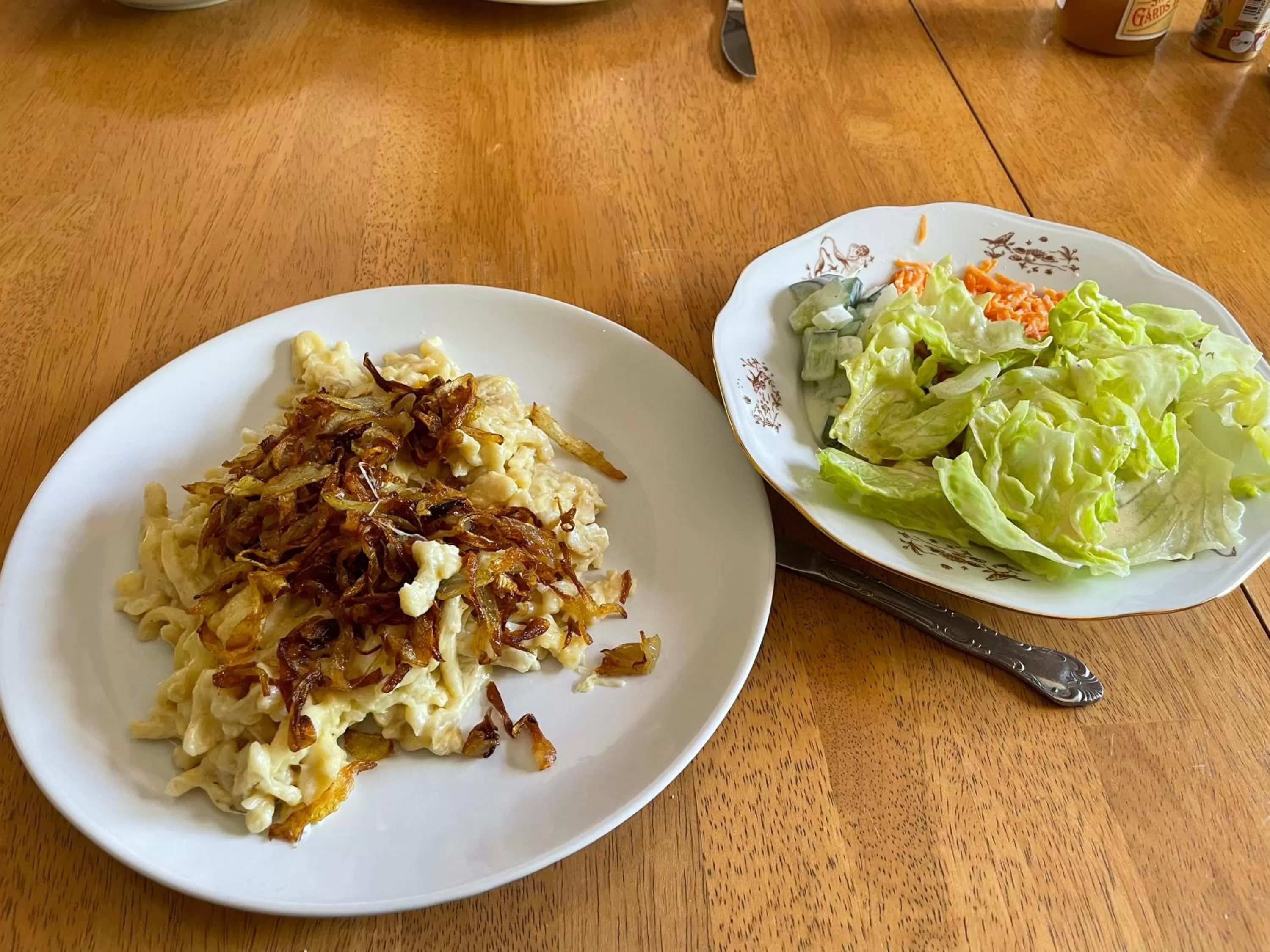 Restaurant/places to eat, Food in Yaberg Affären