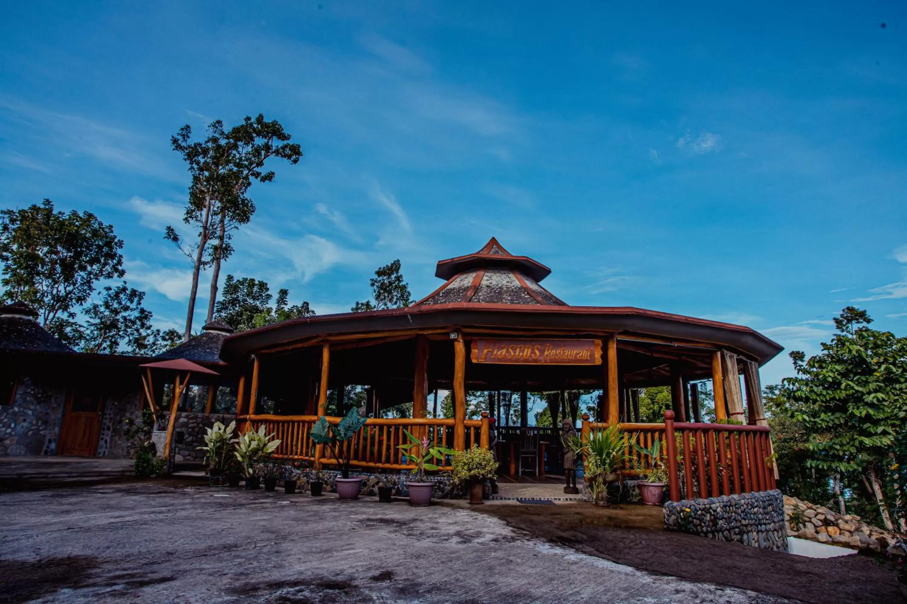 Restaurant/places to eat in Atremaru Jungle Retreat