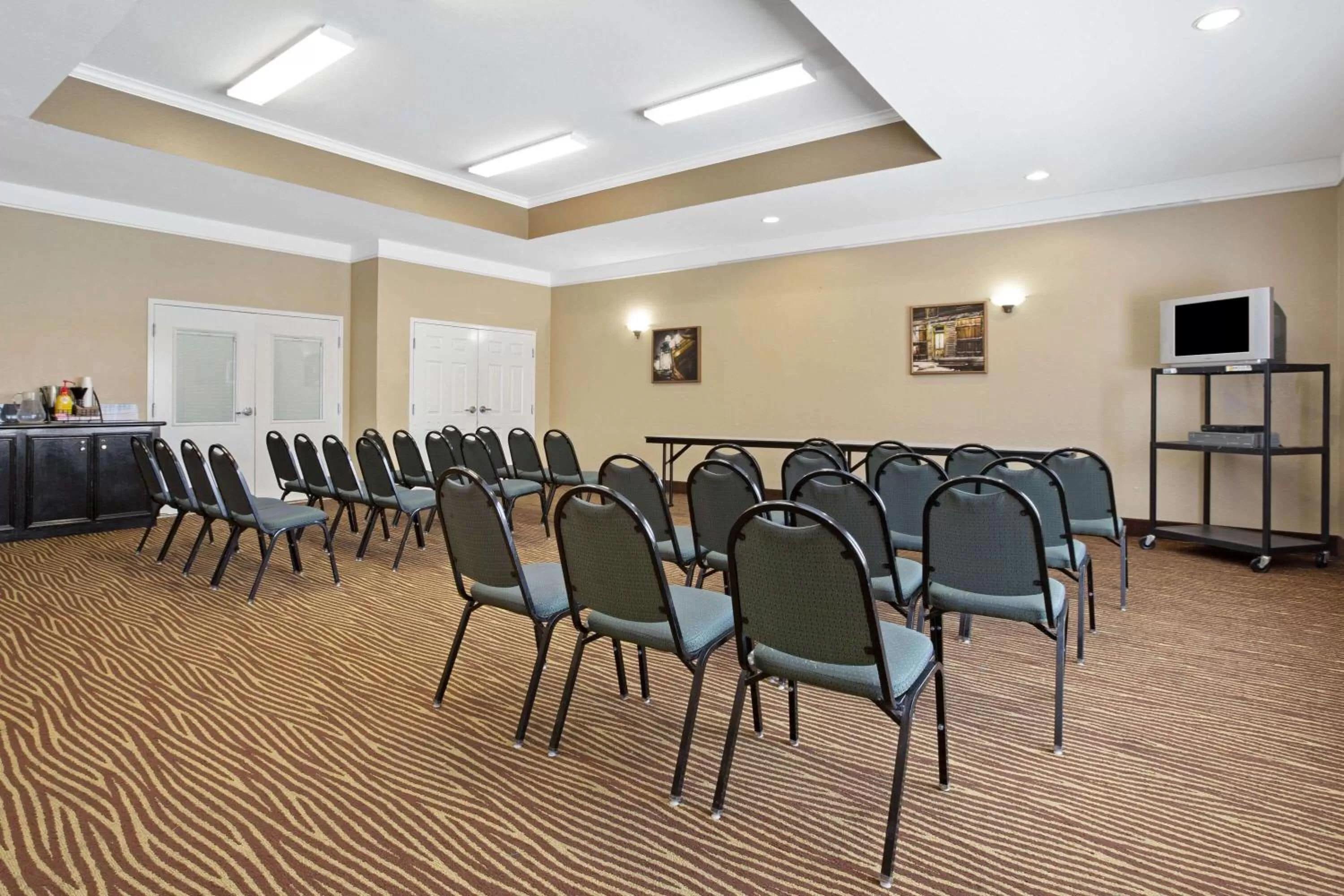 On site in La Quinta by Wyndham Pearland