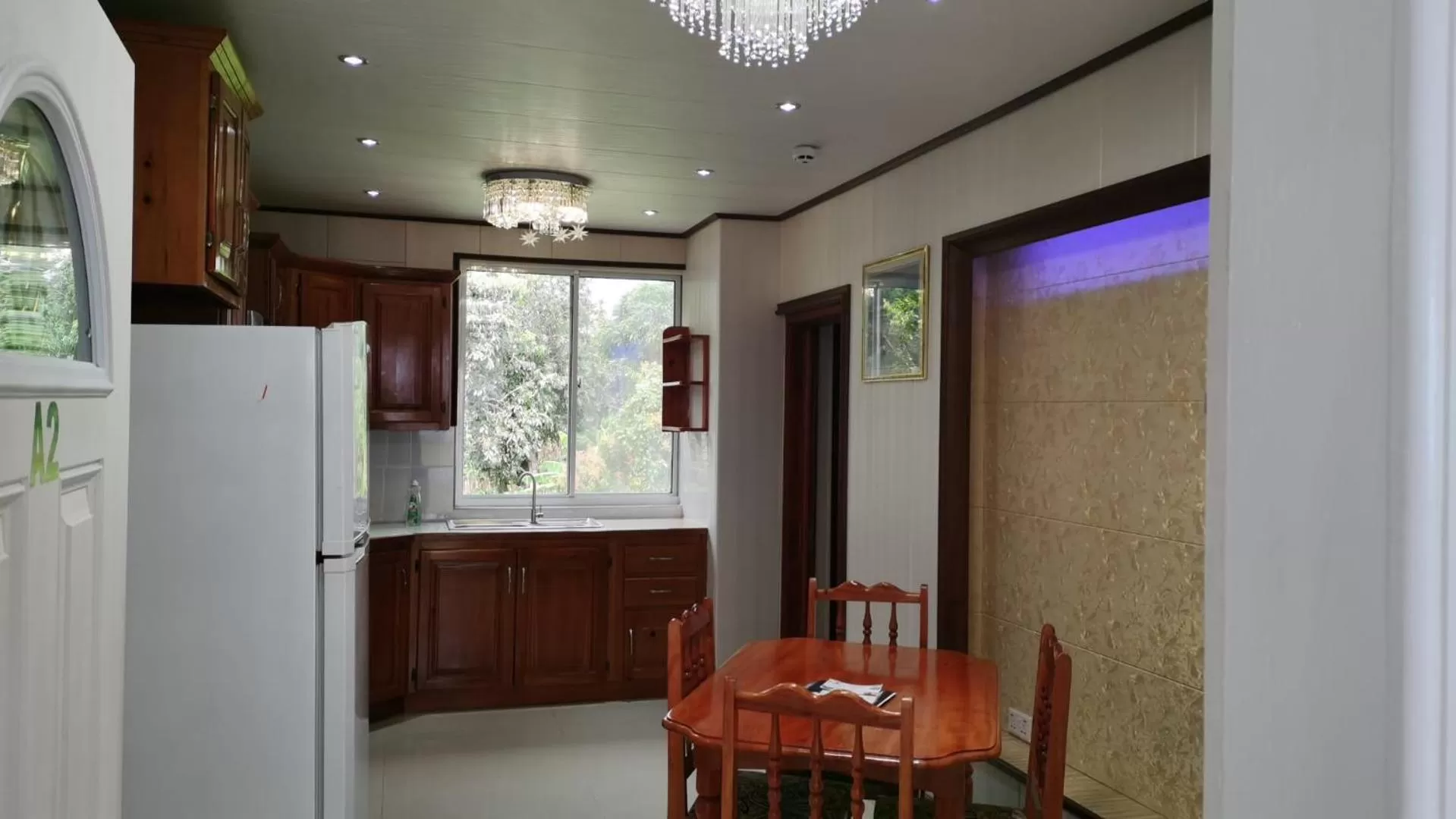 kitchen, Kitchen/Kitchenette in Riverside Hotel